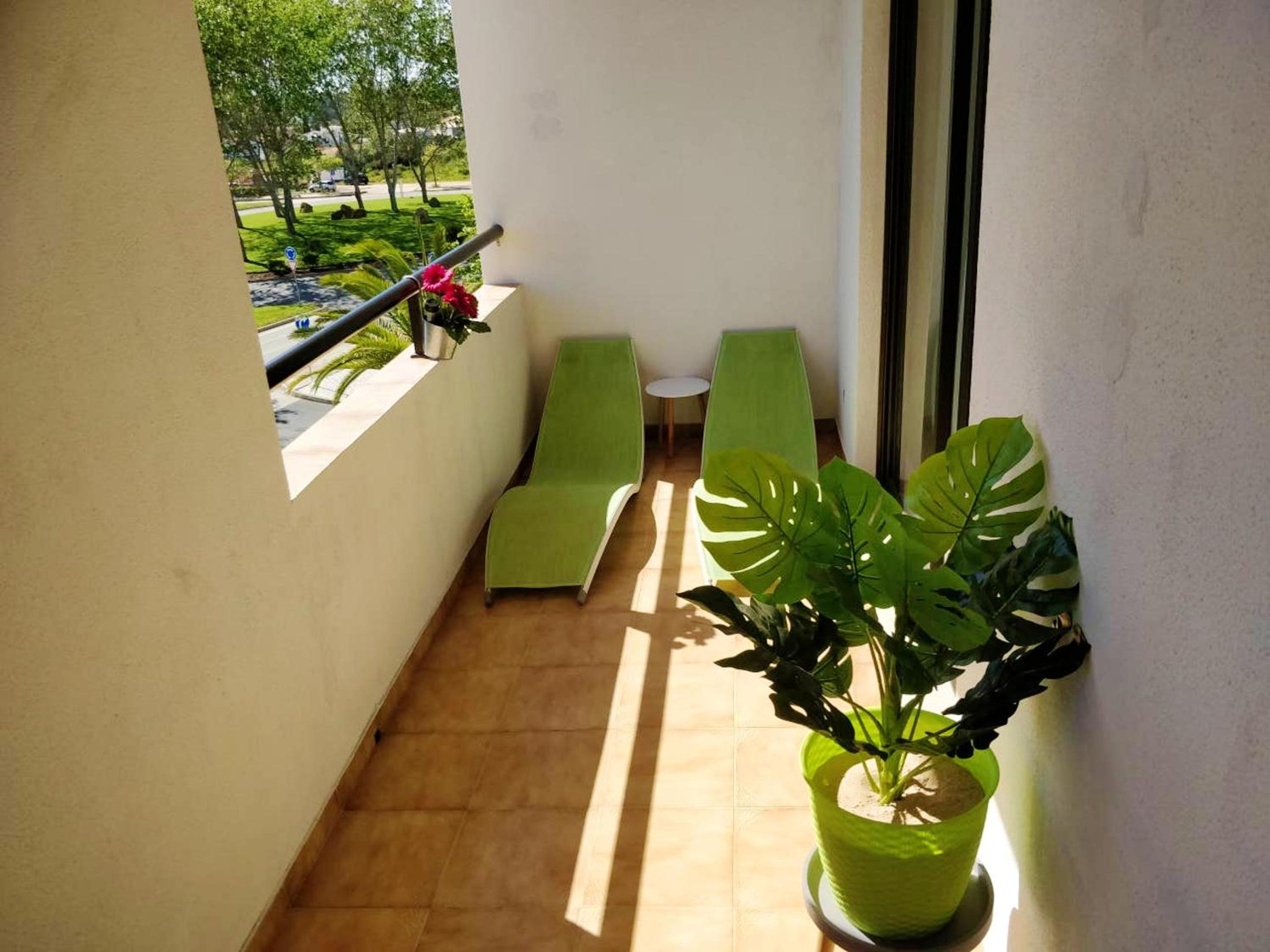 Sea View Apartment - Portimão - Balcony view 2