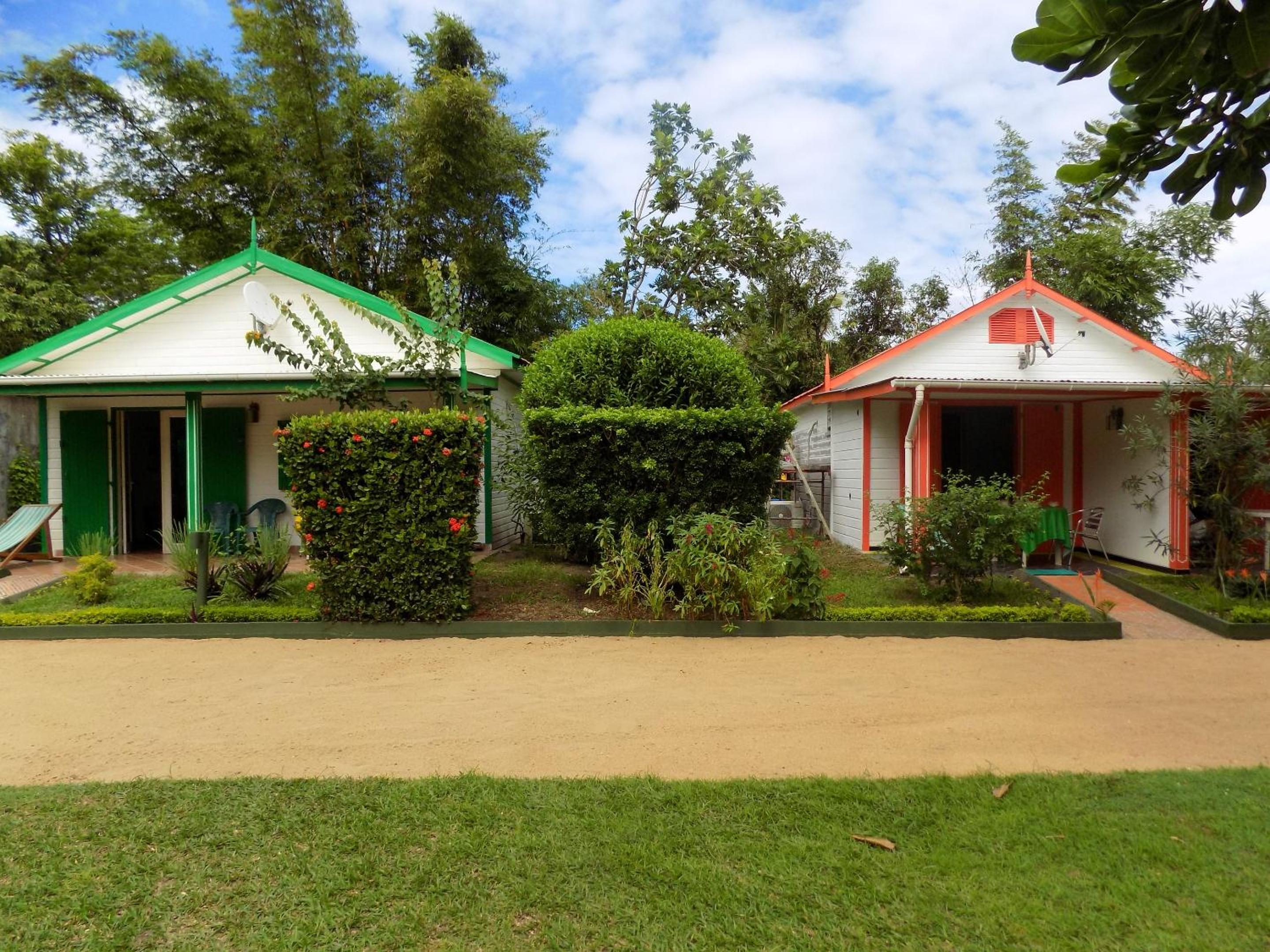 Charming house with sea view in Foulpointe + Enclosed garden. view 3