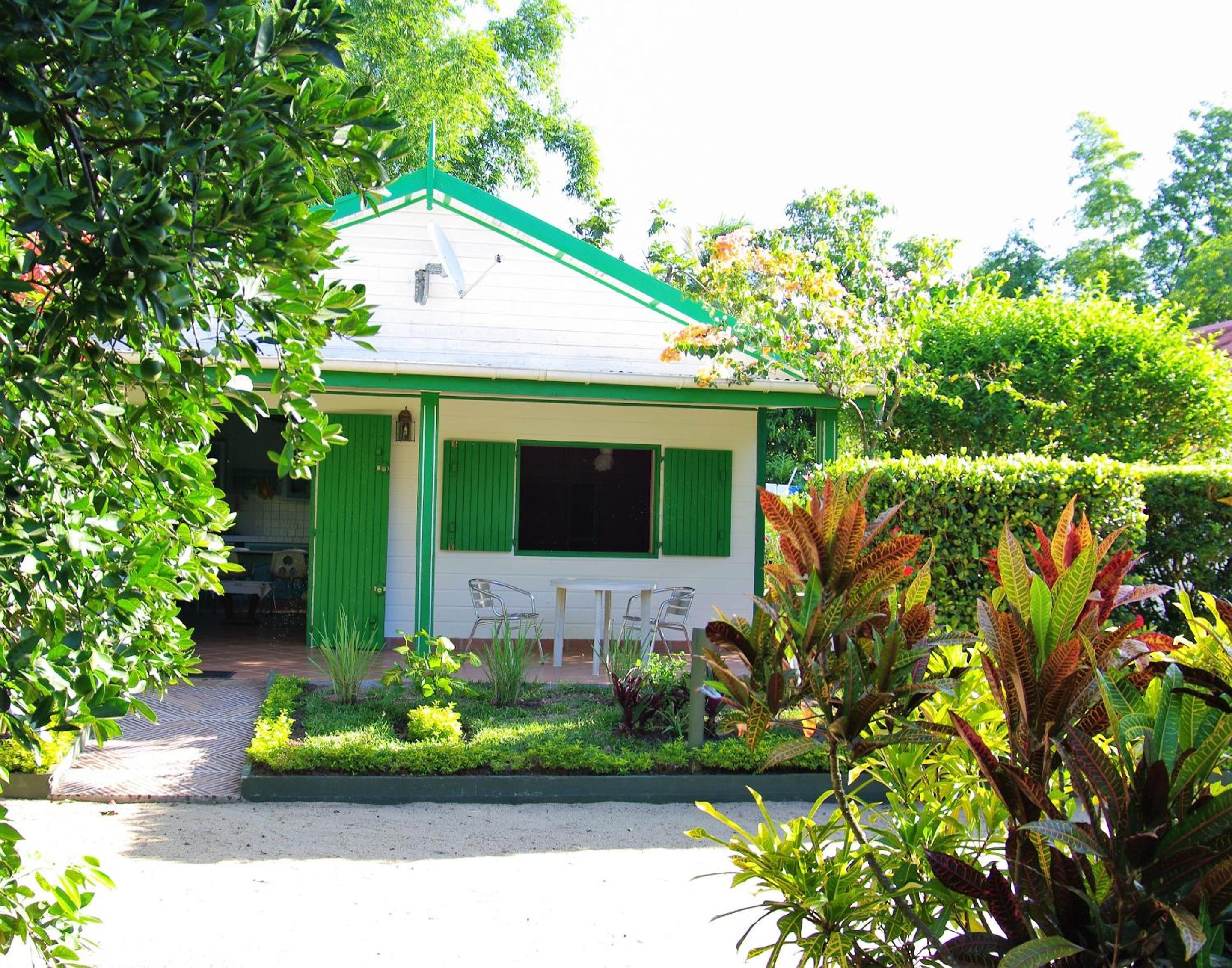 Charming house with sea view in Foulpointe + Enclosed garden. view 4