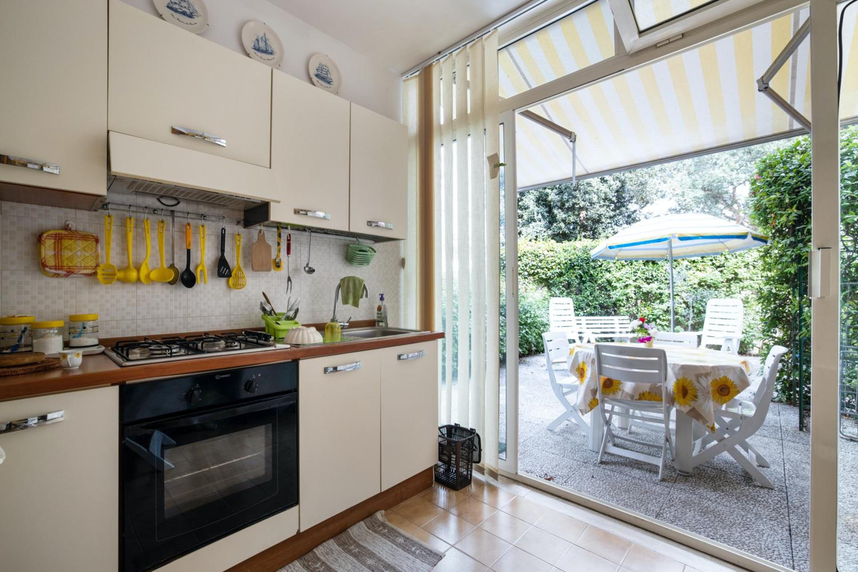 Charming house near the lake in Sabaudia with balcony view 2