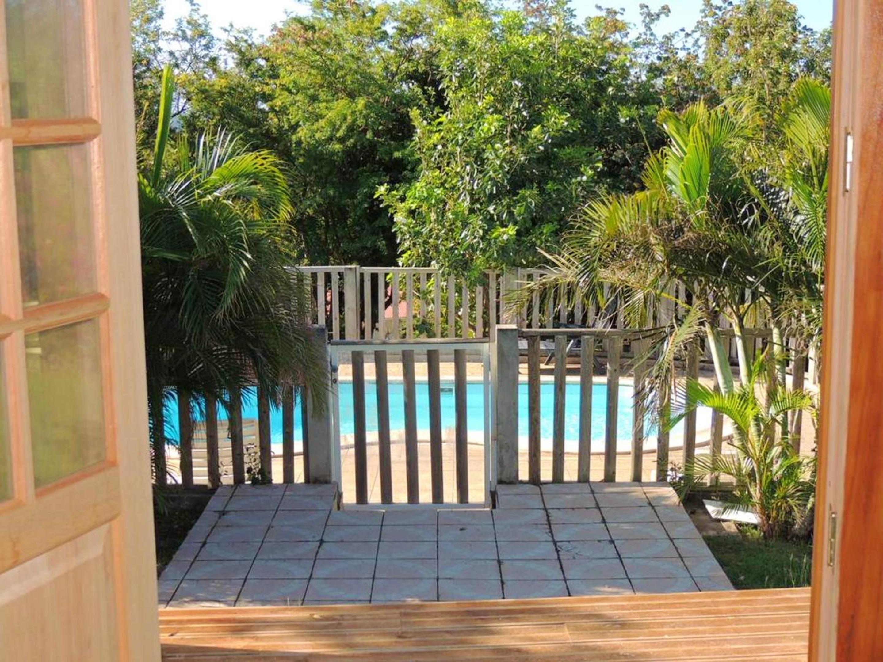 Chalet charmant à Bouillante avec piscine partagée view 3
