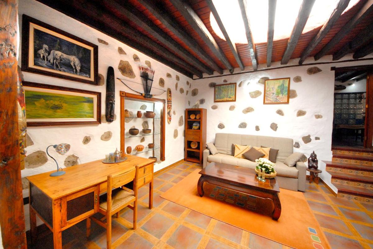 3 bedrooms house with sea view enclosed garden and wifi at Icod de los Vinos 5 km away from the beach