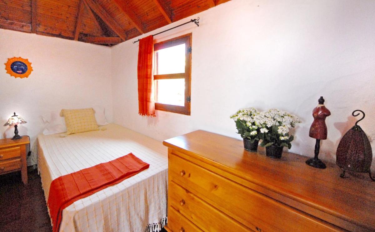 3 bedrooms house with sea view enclosed garden and wifi at Icod de los Vinos 5 km away from the beach