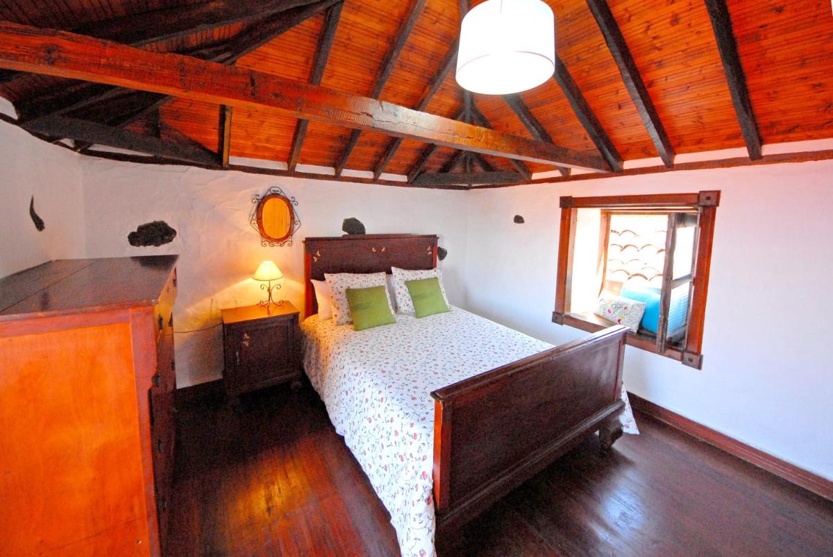 3 bedrooms house with sea view enclosed garden and wifi at Icod de los Vinos 5 km away from the beach