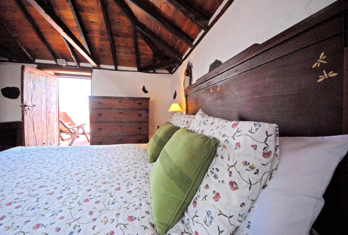 3 bedrooms house with sea view enclosed garden and wifi at Icod de los Vinos 5 km away from the beach