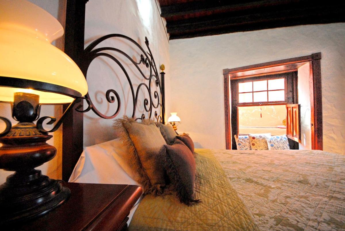 3 bedrooms house with sea view enclosed garden and wifi at Icod de los Vinos 5 km away from the beach