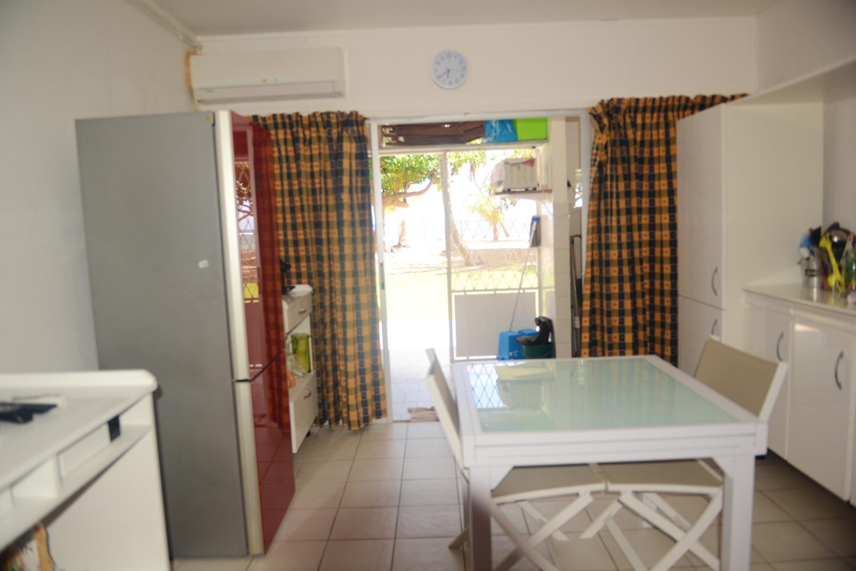 Charmant studio avec vue sur mer au Moule, 20 m² + terrasse view 3