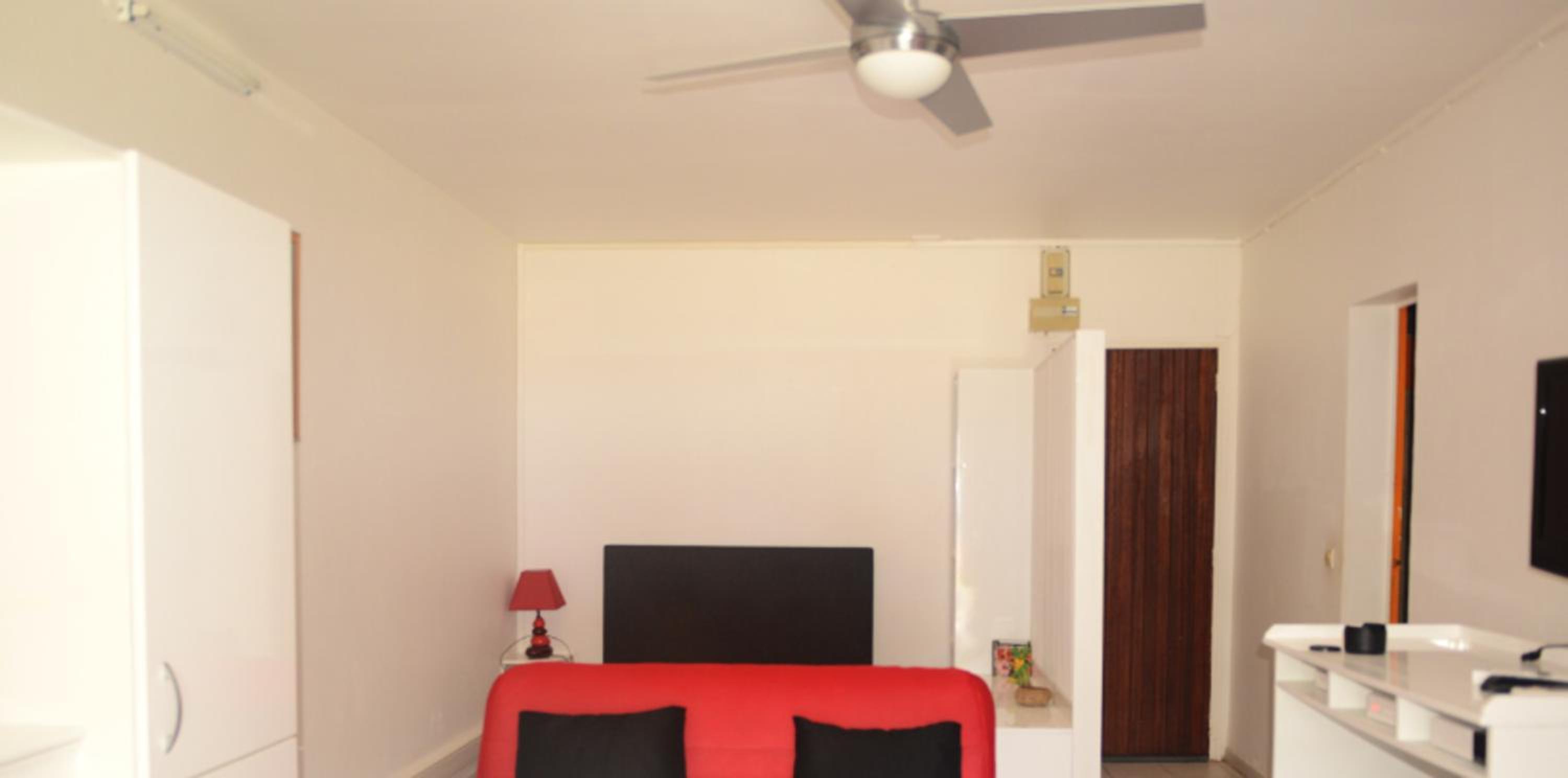 Charmant studio avec vue sur mer au Moule, 20 m² + terrasse view 5