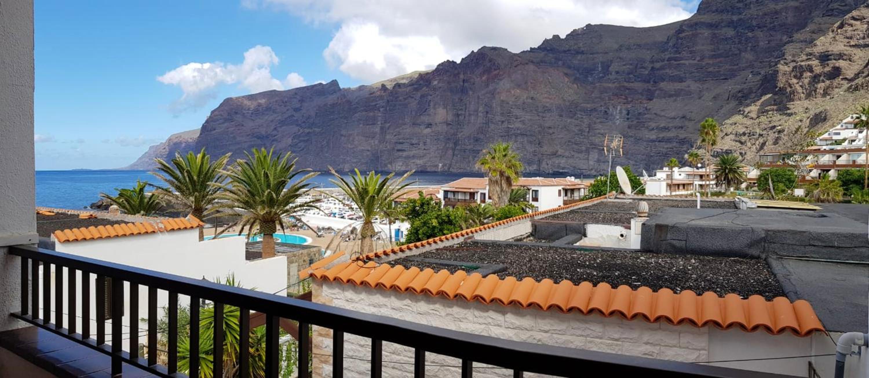 Comfortable bungalow in Santiago del Teide - 60 m² with balcony view 2