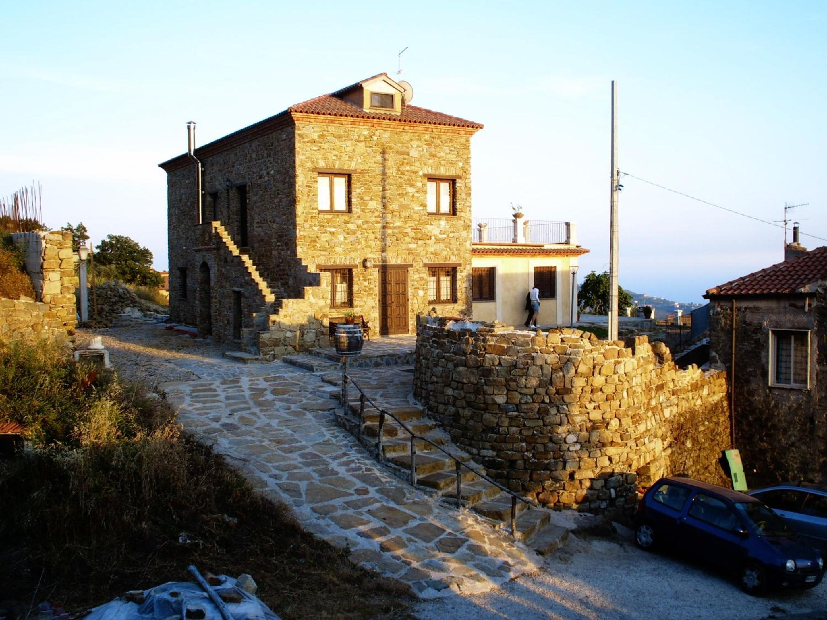 Photo 10