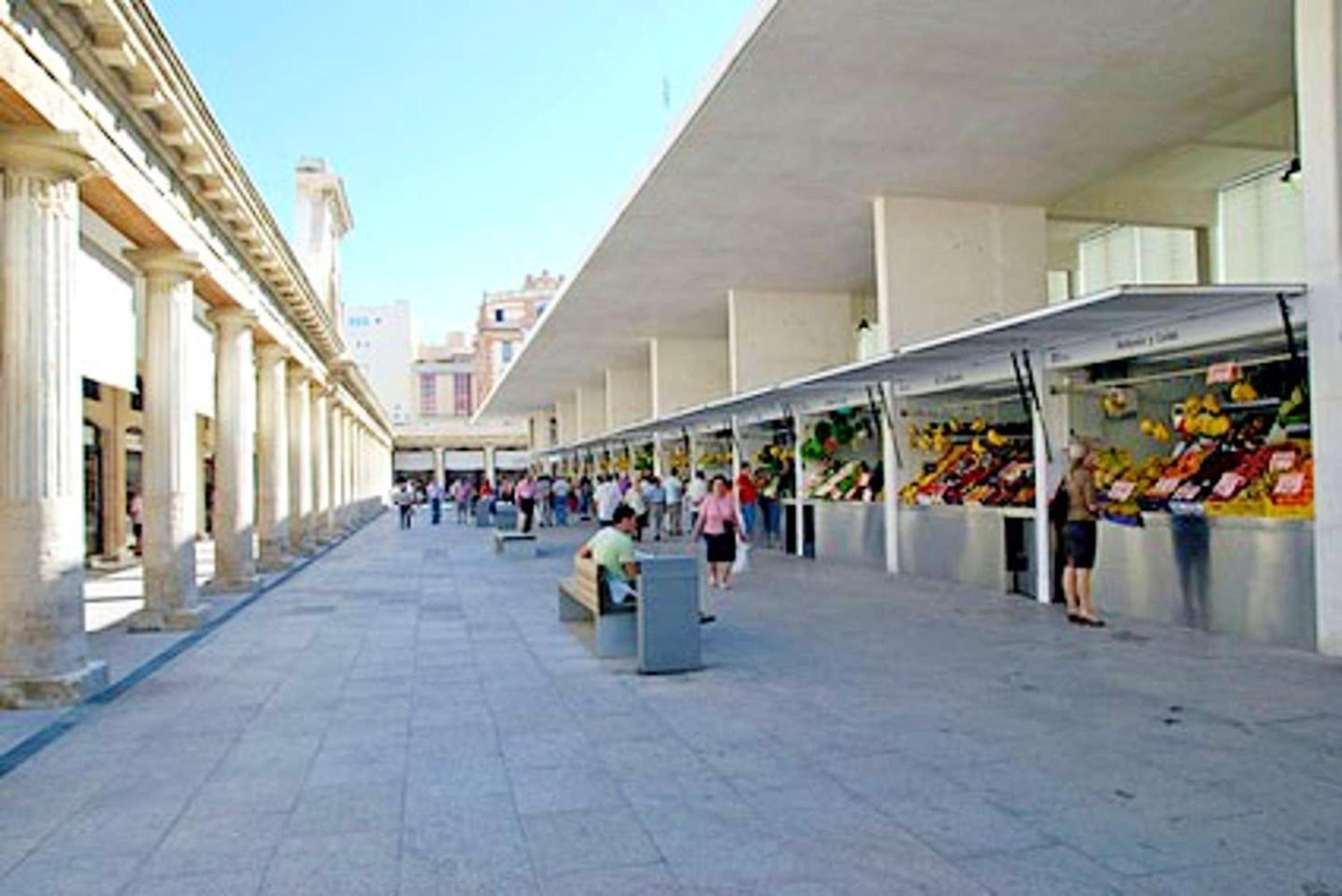 Comfortable apartment in the heart of Cadiz with balcony view 3
