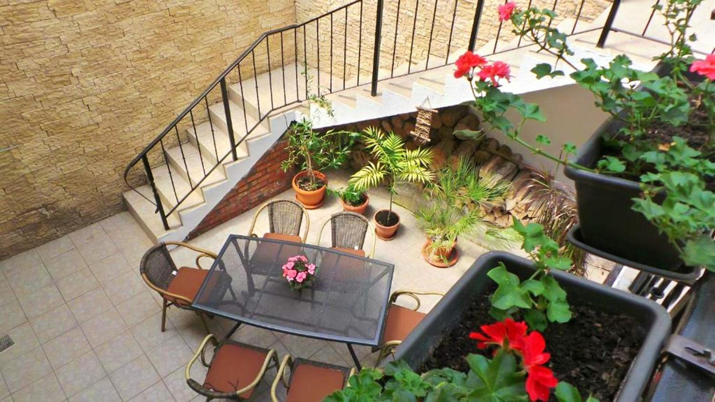 Spacious chalet in Sibiel with mountain and lake views + Jacuzzi view 5