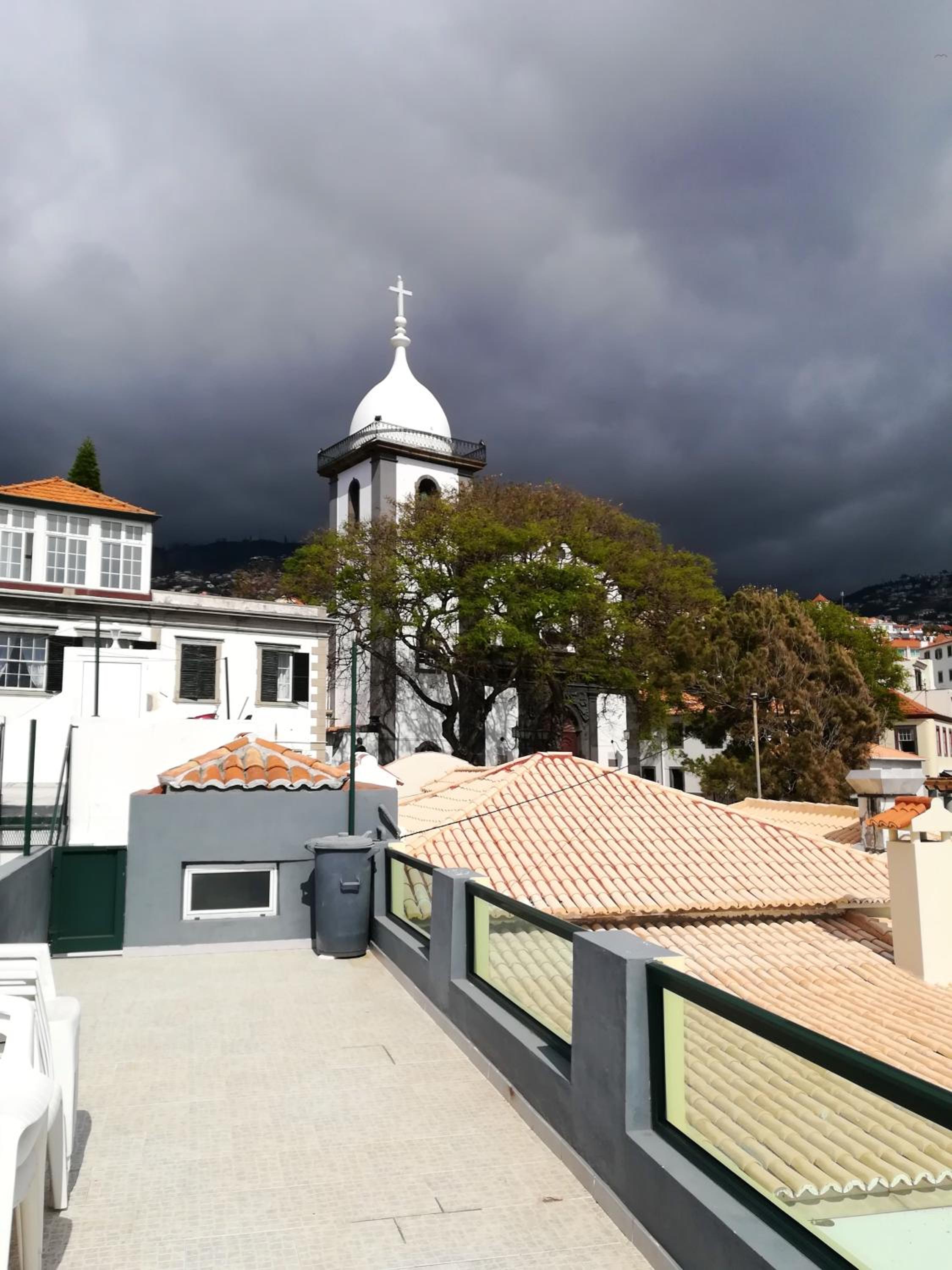 Cosy apartment in Funchal, sea and mountain views, 35 m²