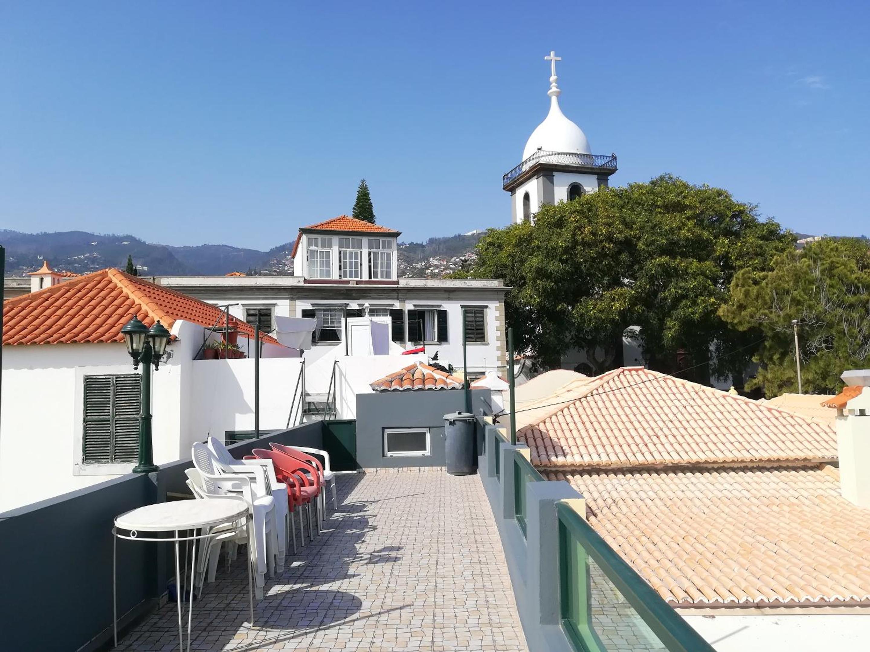 Cosy apartment in Funchal, sea and mountain views, 35 m²