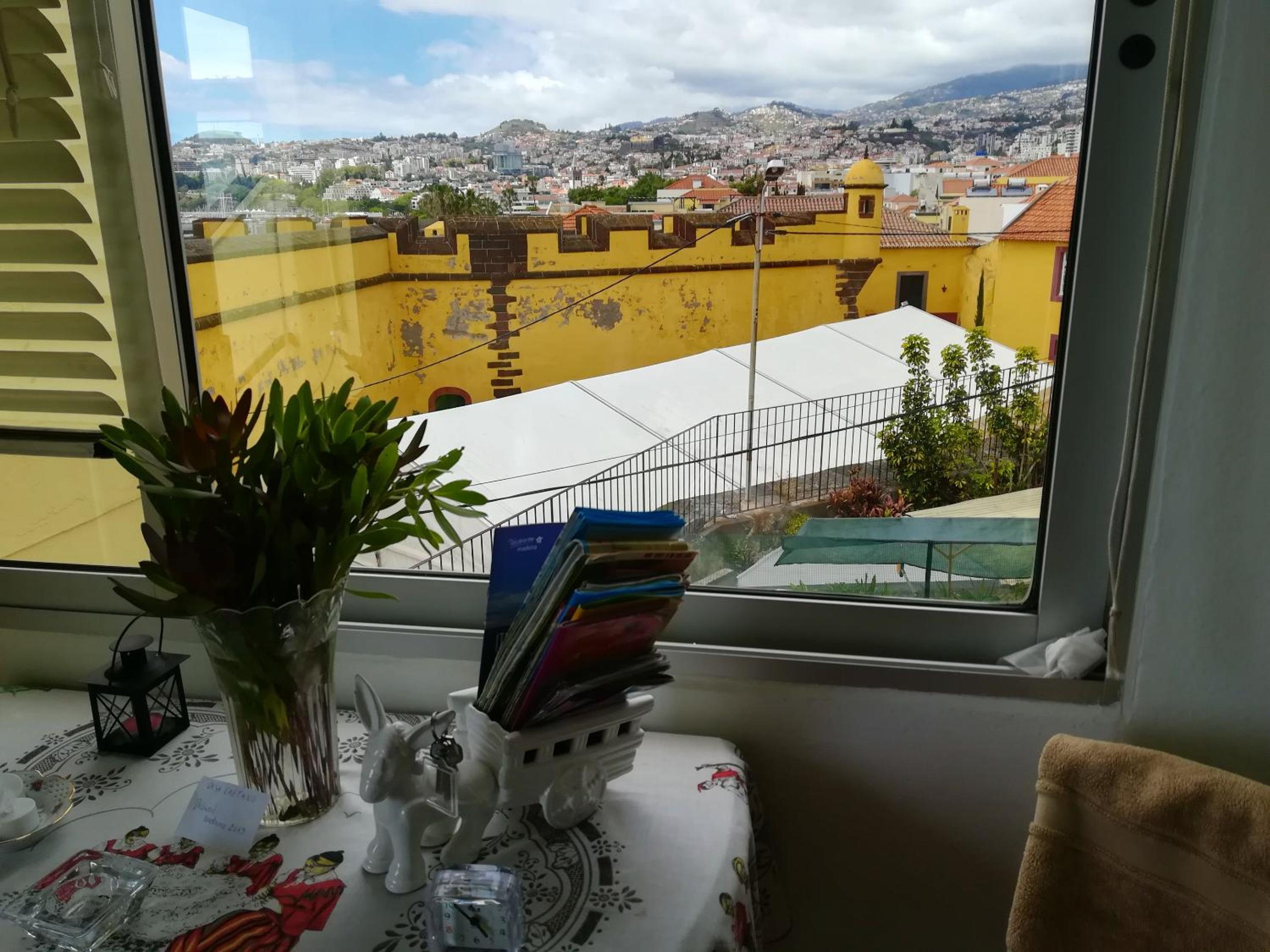 Cosy apartment in Funchal, sea and mountain views, 35 m²