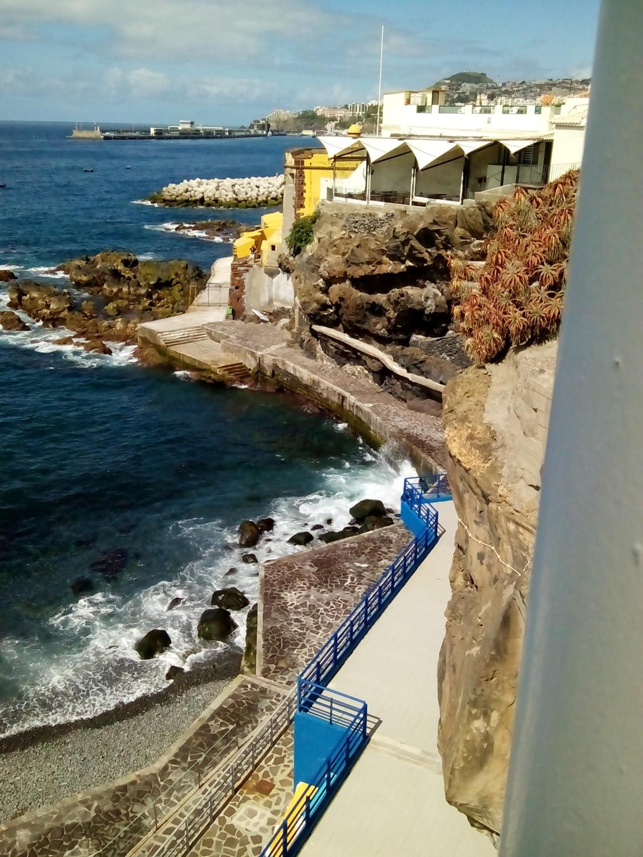 Cosy apartment in Funchal, sea and mountain views, 35 m²