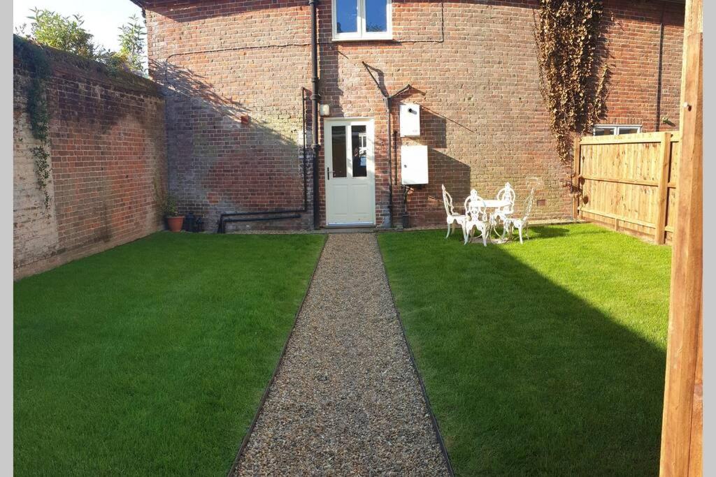 Sloley Hall Cottages - Stable 1 view 3