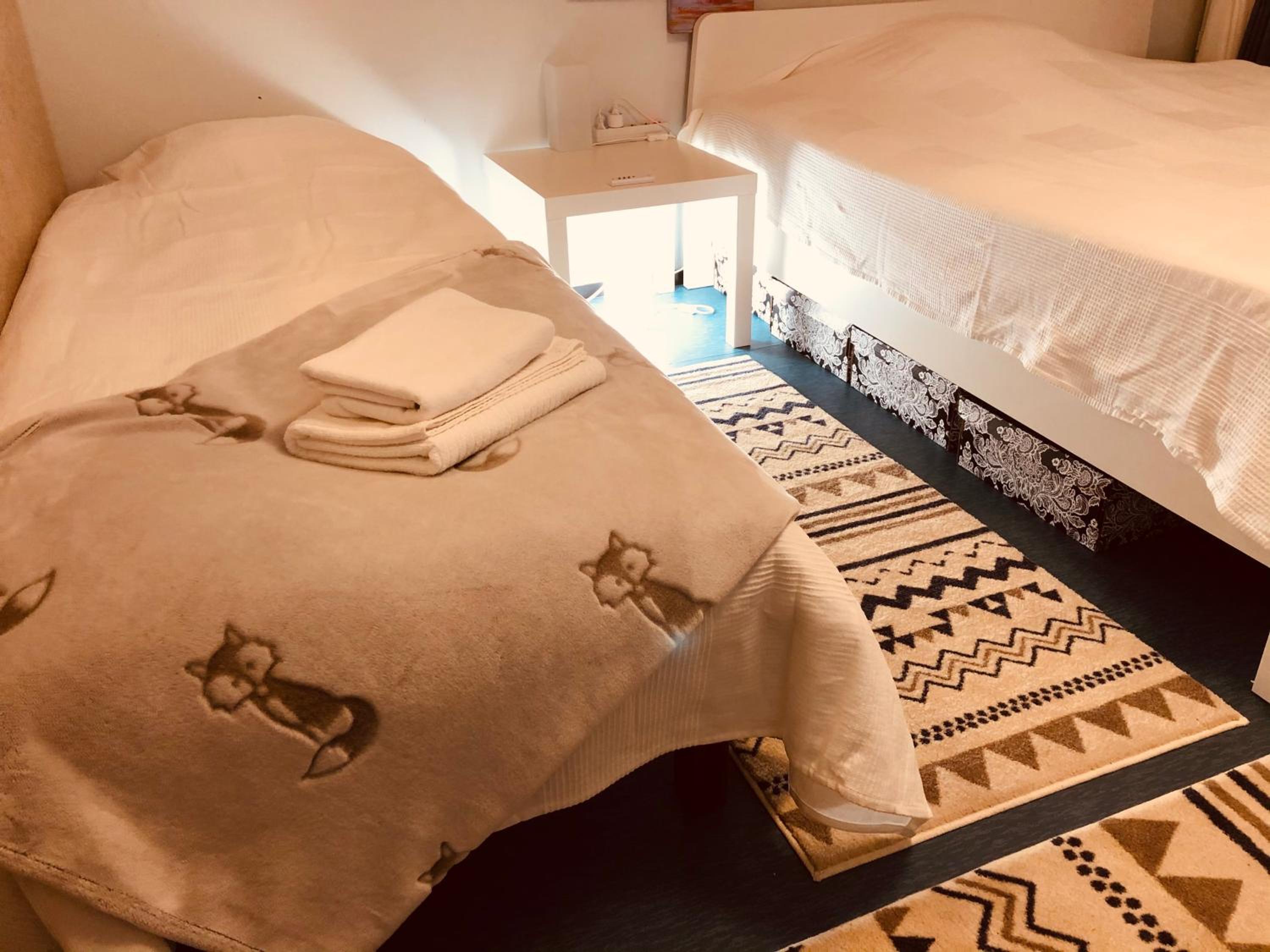 SUPER easy to airport/HKI , full aptment max 4ppl view 2