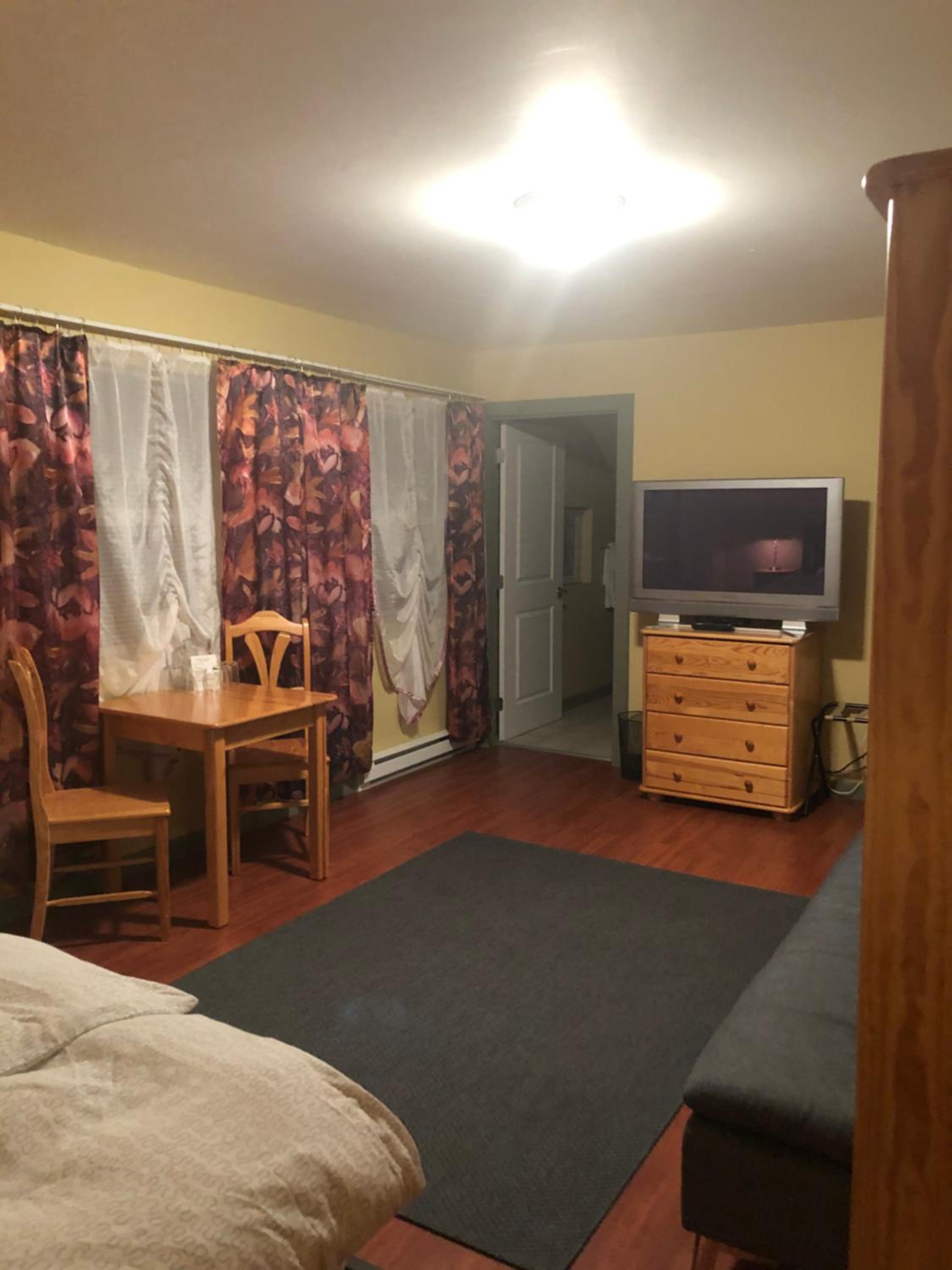 Crowsnest Vineyards Guesthouse