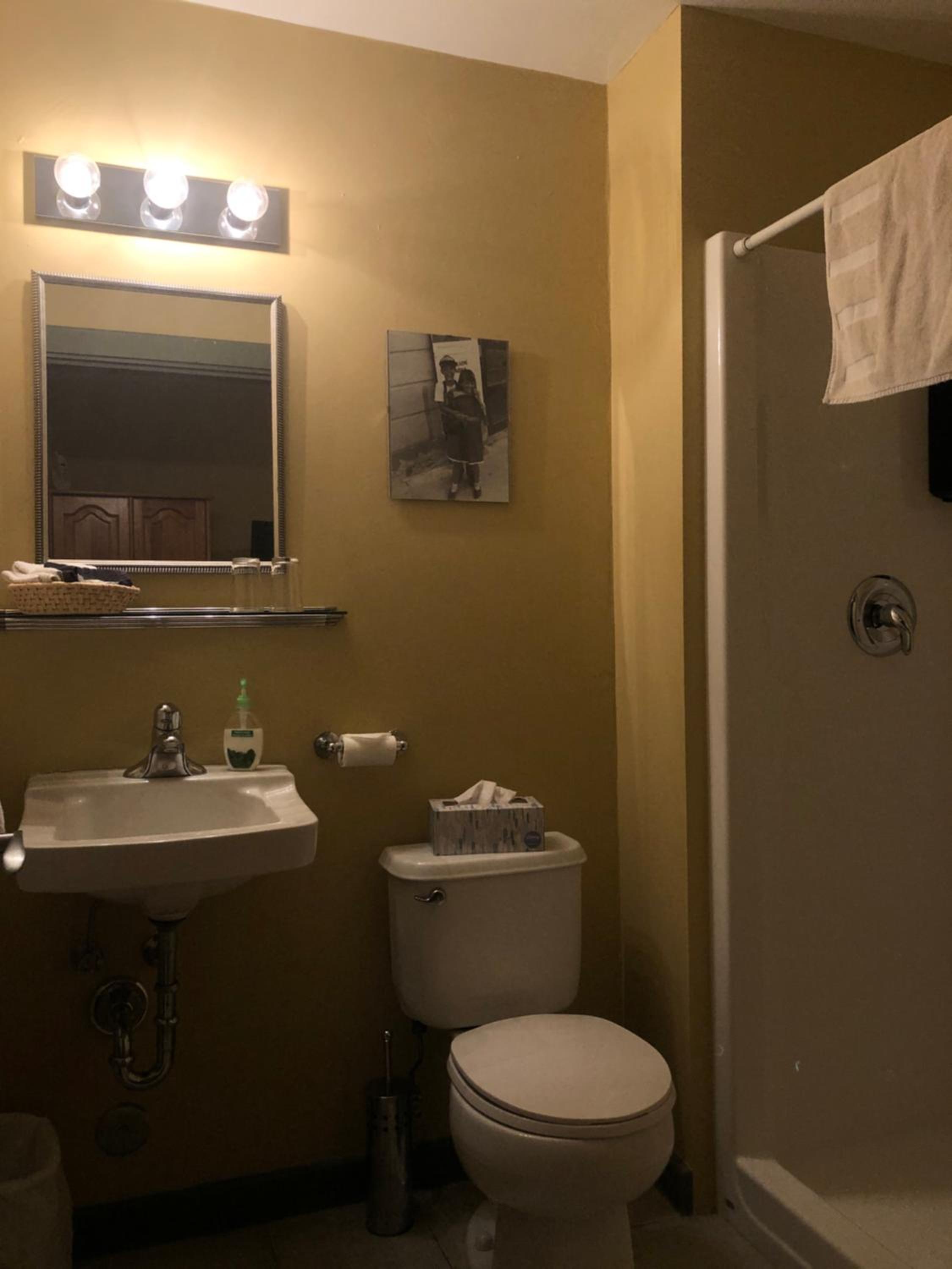 Crowsnest Vineyards Guesthouse