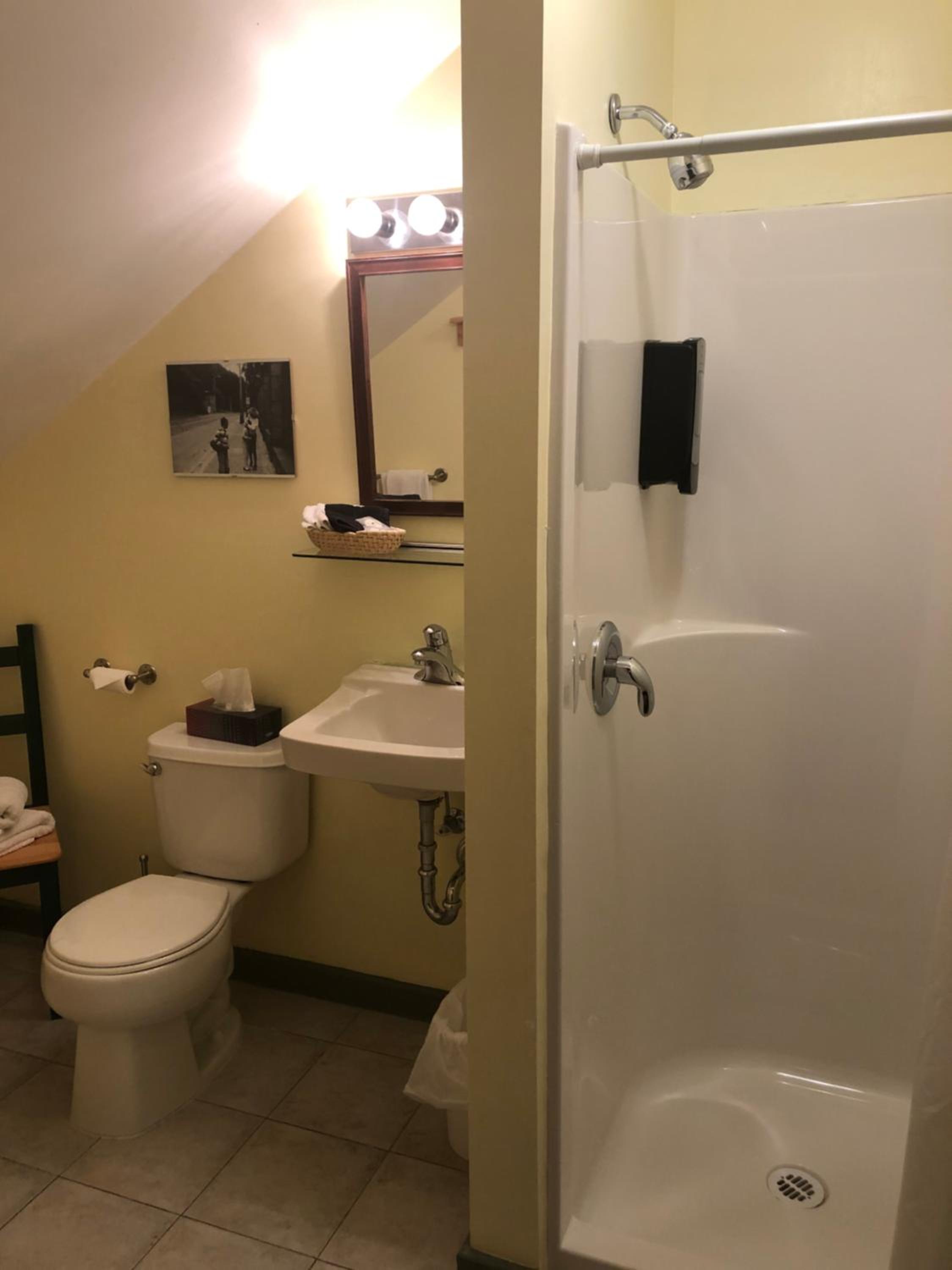 Crowsnest Vineyards Guesthouse