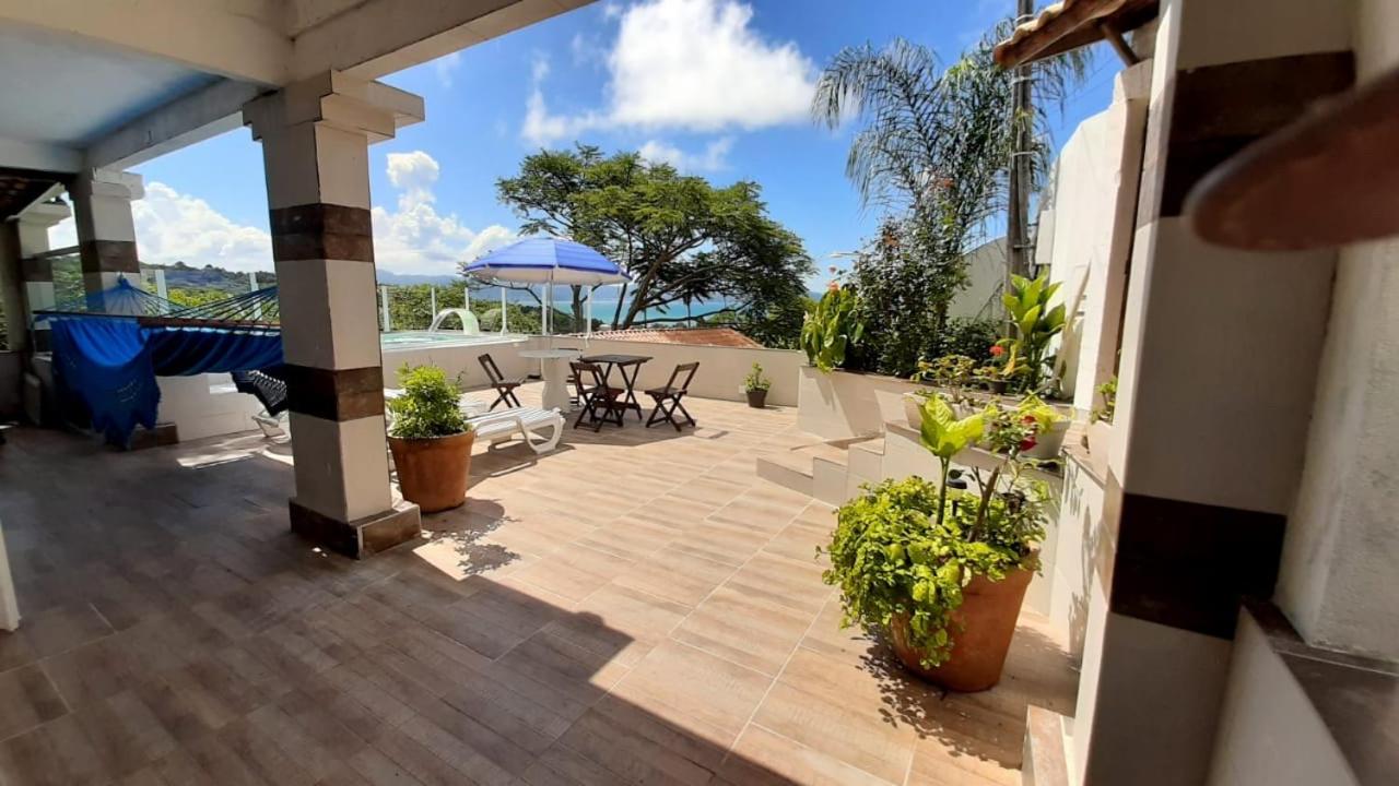 CASA COM PISCINA e VISTA PARA O MAR - Porto Belo-SC Bombinhas-SC
