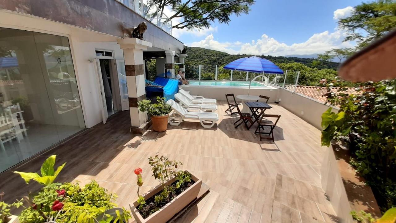 CASA COM PISCINA e VISTA PARA O MAR - Porto Belo-SC Bombinhas-SC
