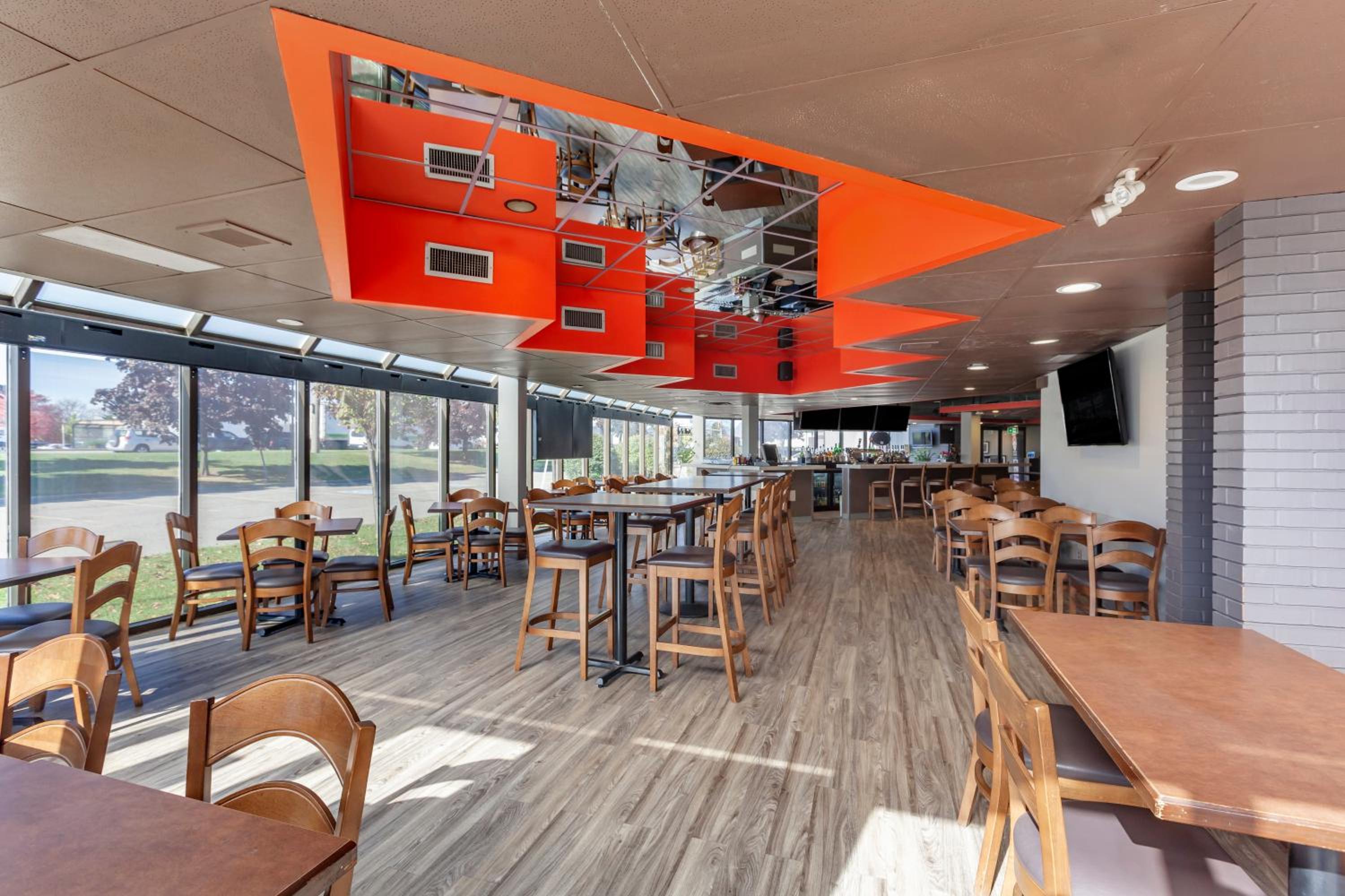 Comfort Inn Airport West - Image 3