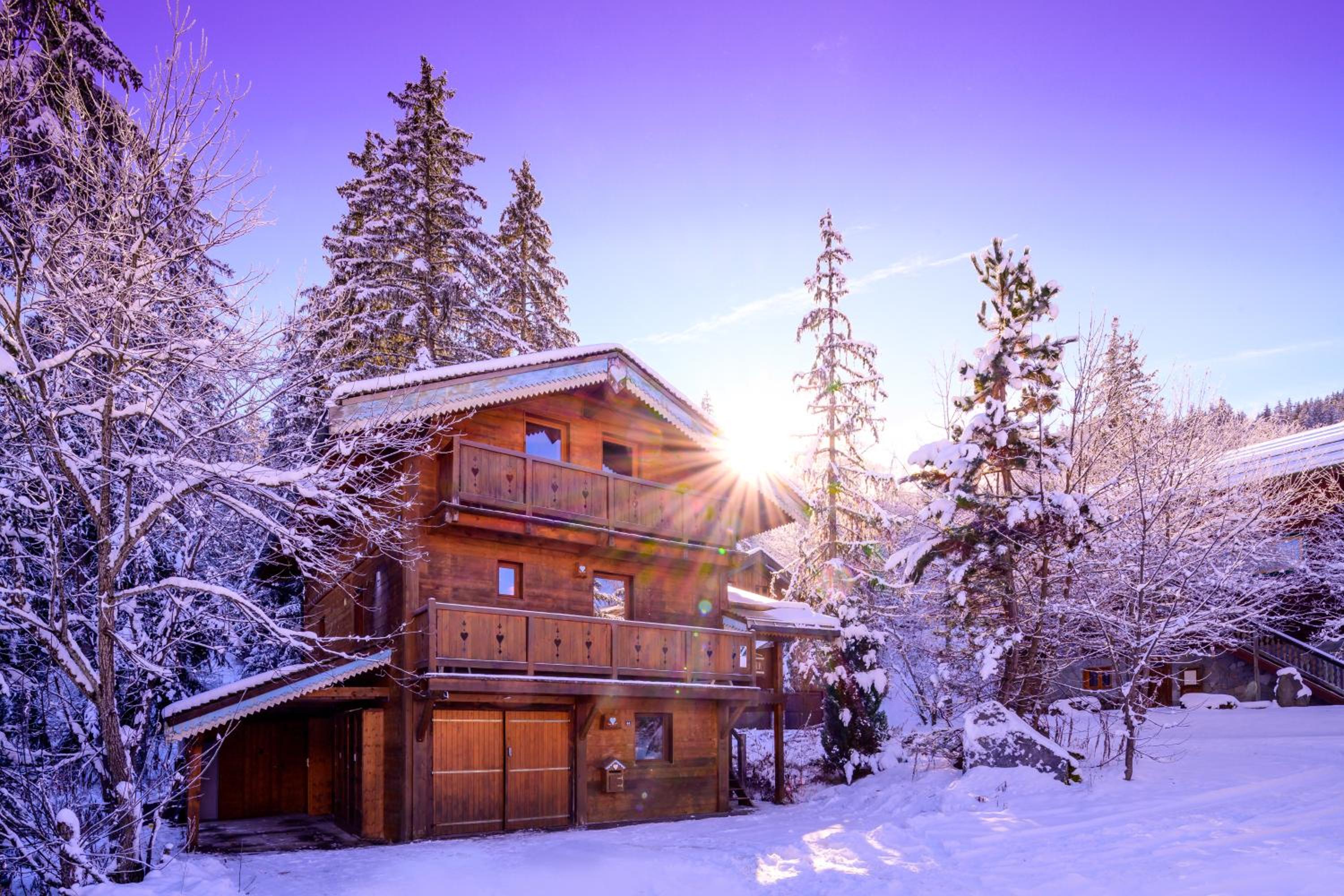 Hotel Chalet Cote Coeur, La Tania, With Outdoor Hot Tub And 7 Ensuite Rooms
