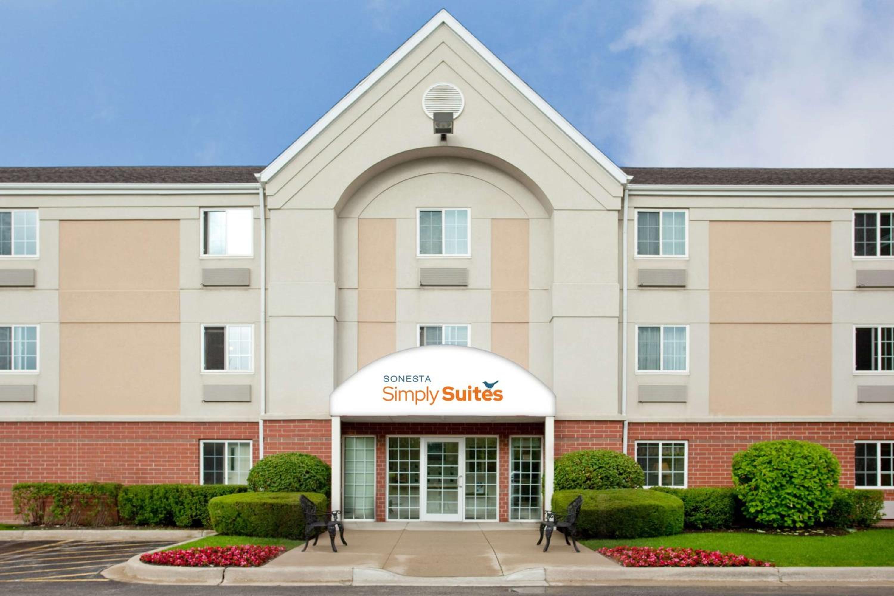 Hotel Sonesta Simply Suites Chicago Libertyville - Image 1