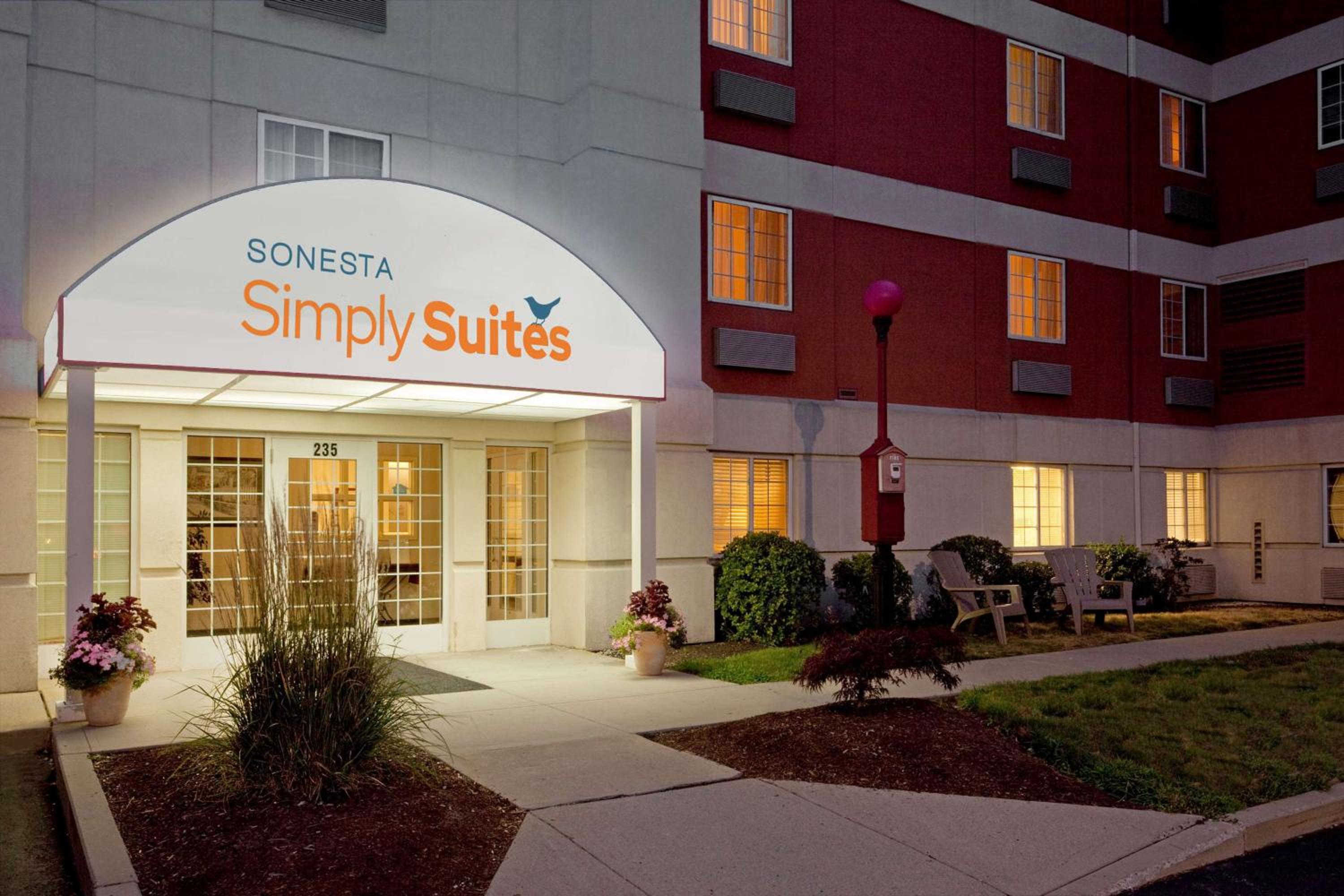 Hotel Sonesta Simply Suites Boston Braintree - Image 1