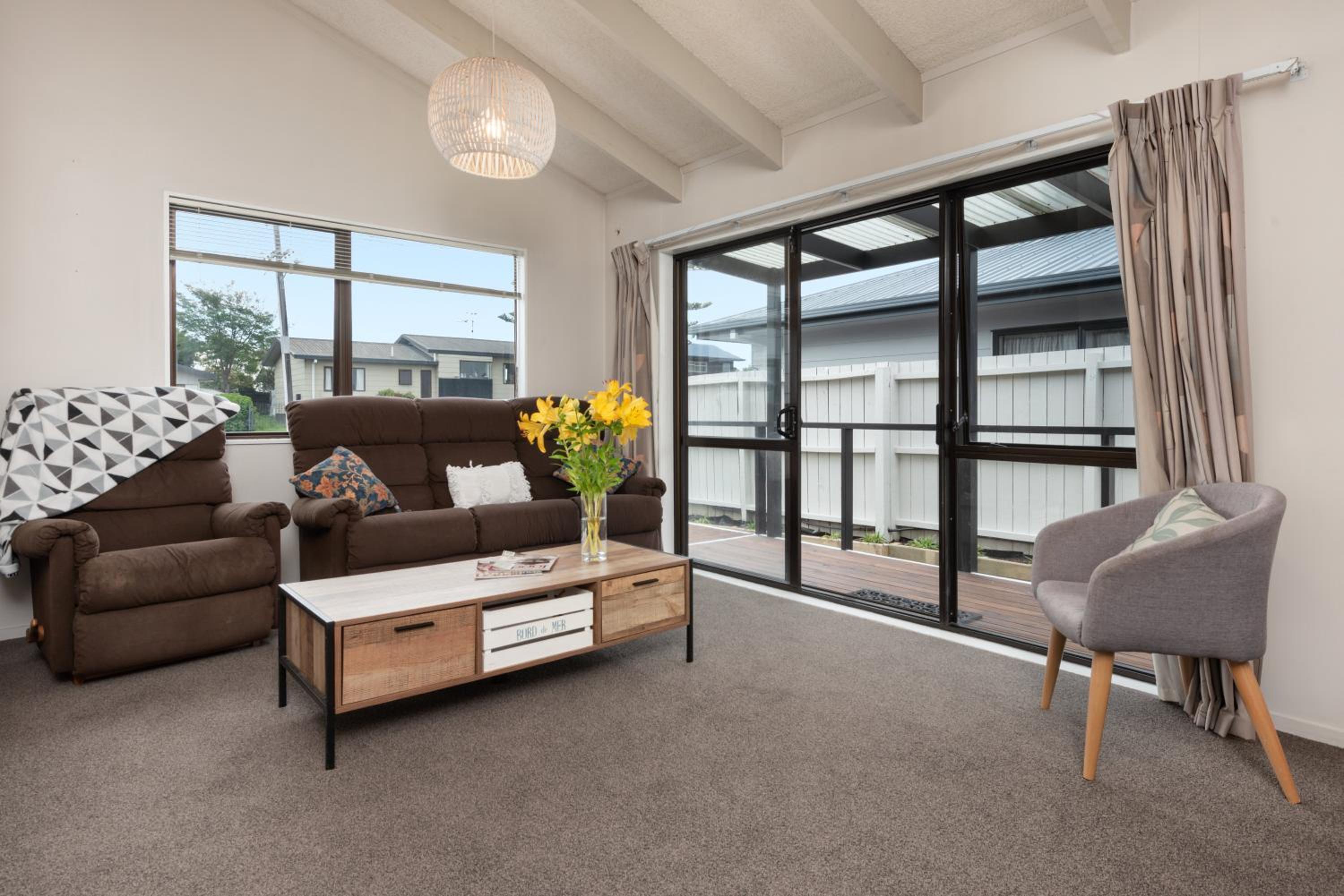 The Mount Beach Pad - Mt Maunganui Holiday Home view 3