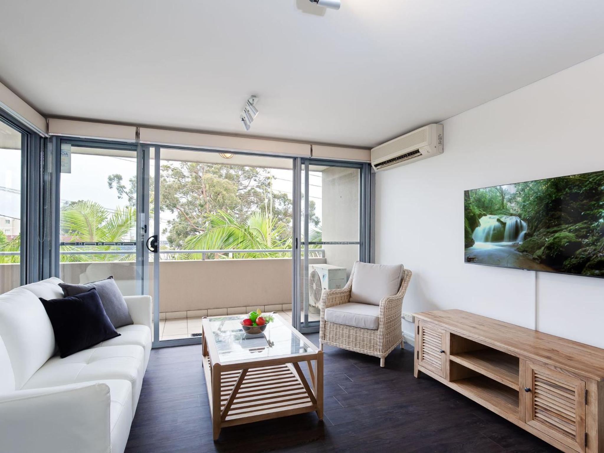 Bayview Apartments 10 42 Stockton St - Stylish apartment with air conditioning and Wi-Fi conveniently located in the heart of Nelson Bay