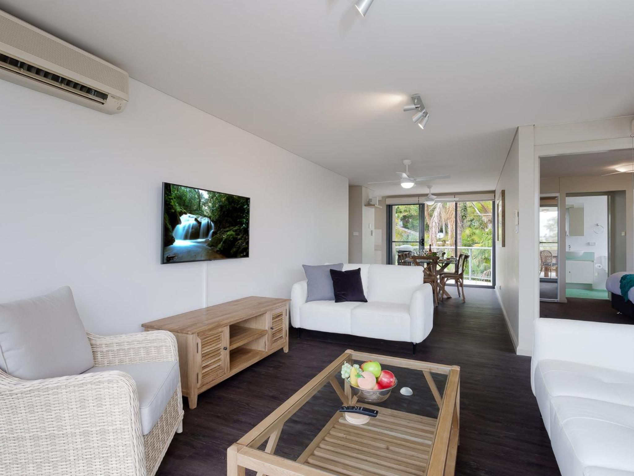 Bayview Apartments 10 42 Stockton St - Stylish apartment with air conditioning and Wi-Fi conveniently located in the heart of Nelson Bay