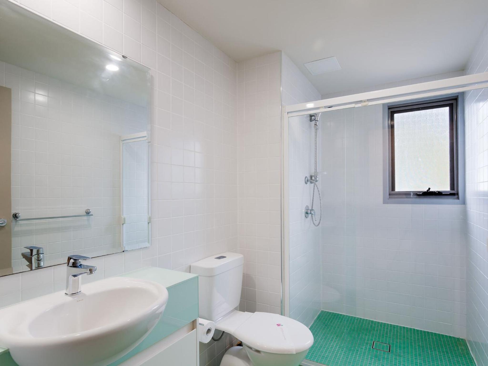 Bayview Apartments 10 42 Stockton St - Stylish apartment with air conditioning and Wi-Fi conveniently located in the heart of Nelson Bay