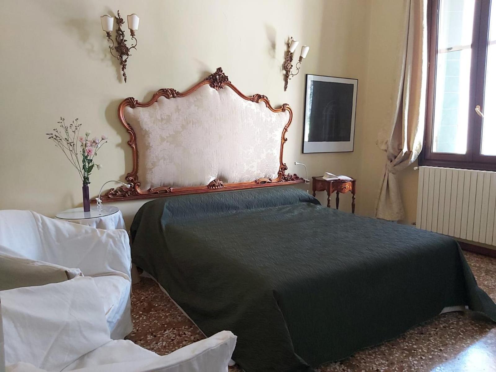 A PRIVATE TERRACE IN THE HEART OF VENICE