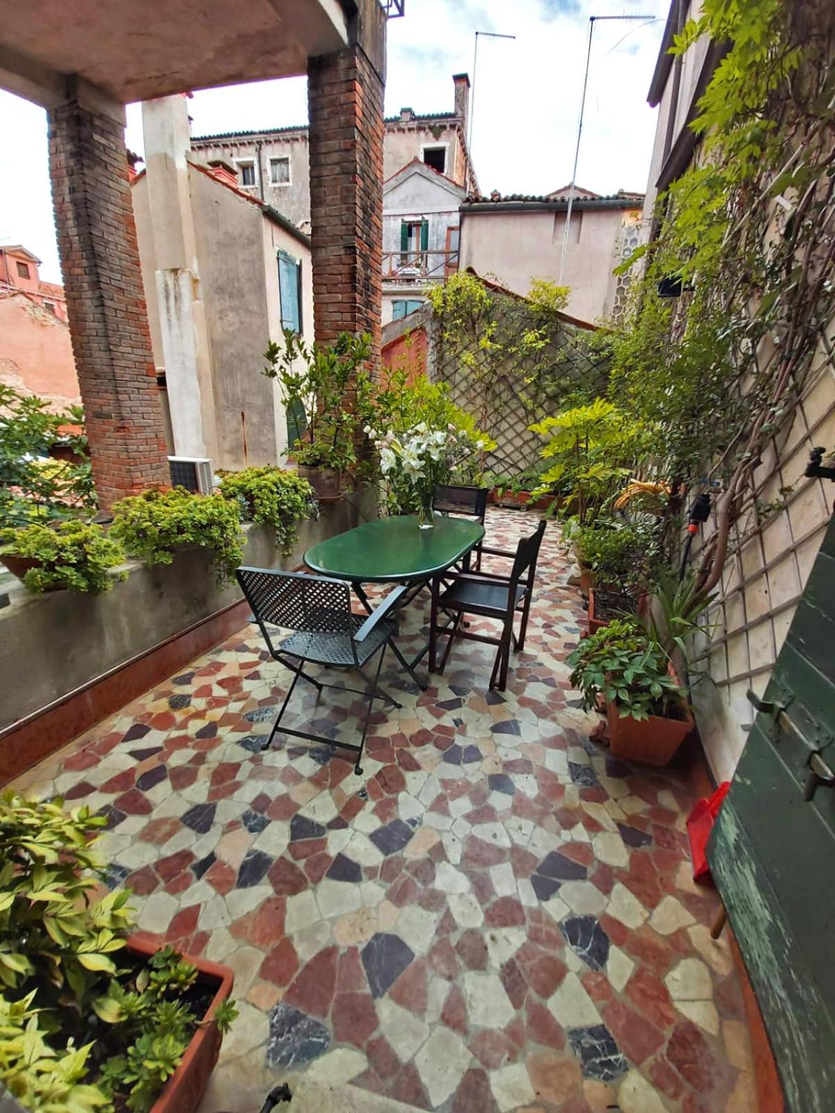 A PRIVATE TERRACE IN THE HEART OF VENICE