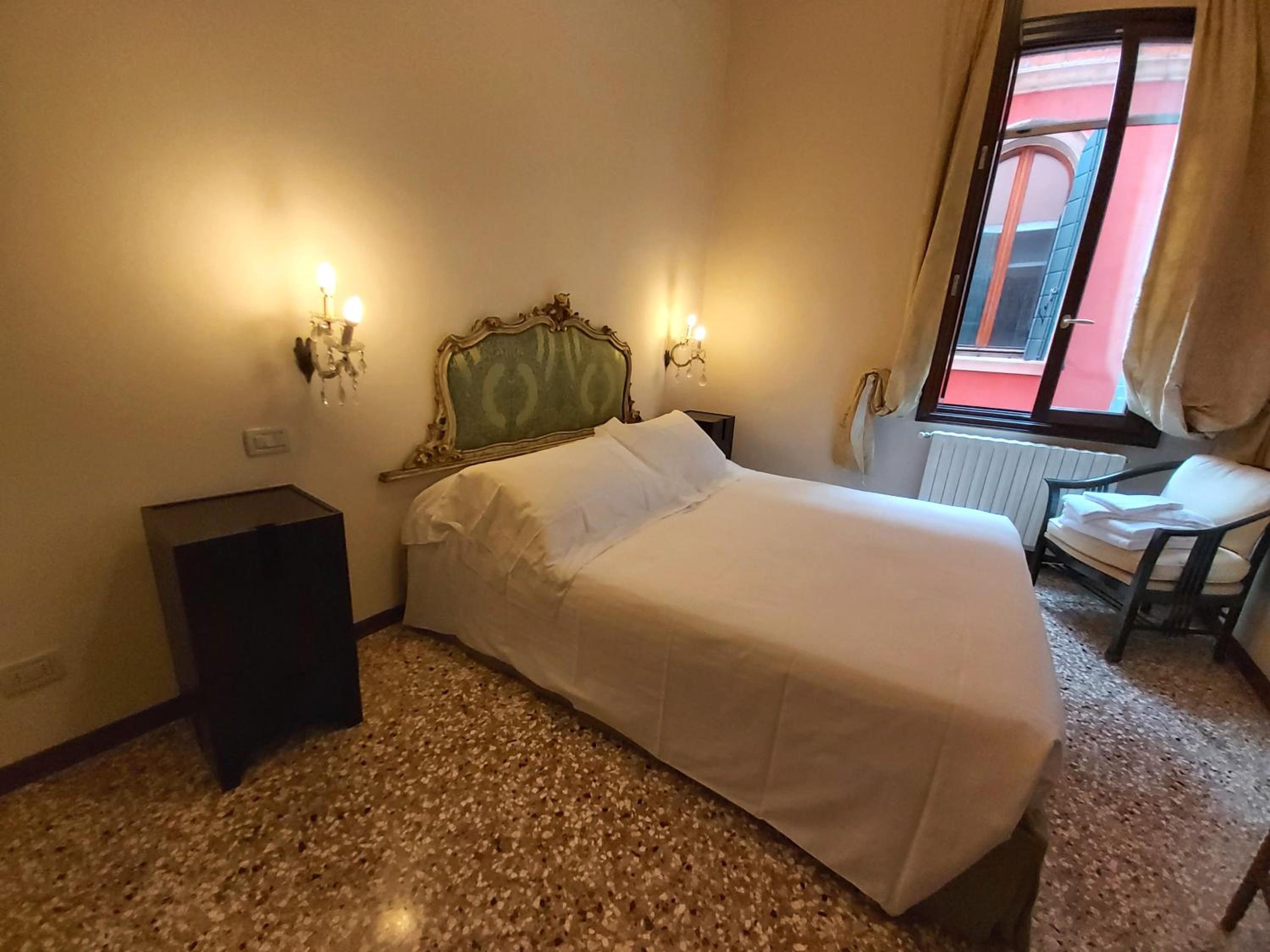 A PRIVATE TERRACE IN THE HEART OF VENICE