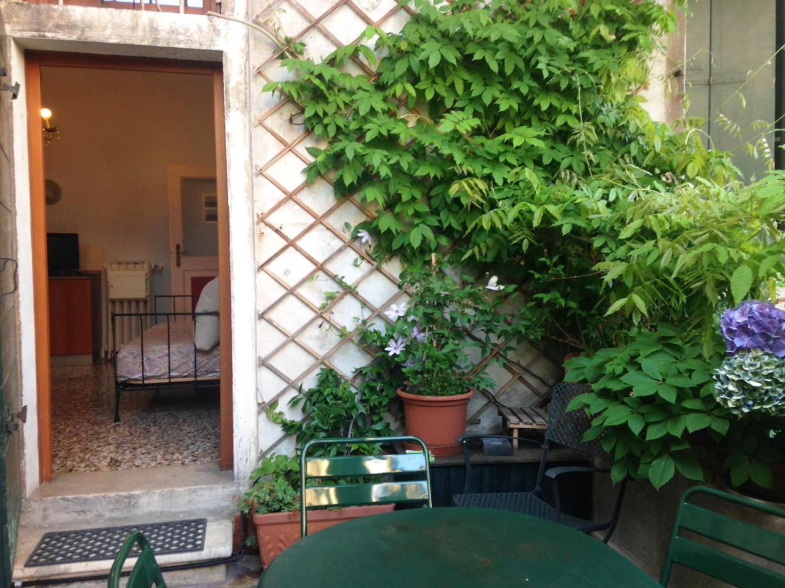 A PRIVATE TERRACE IN THE HEART OF VENICE