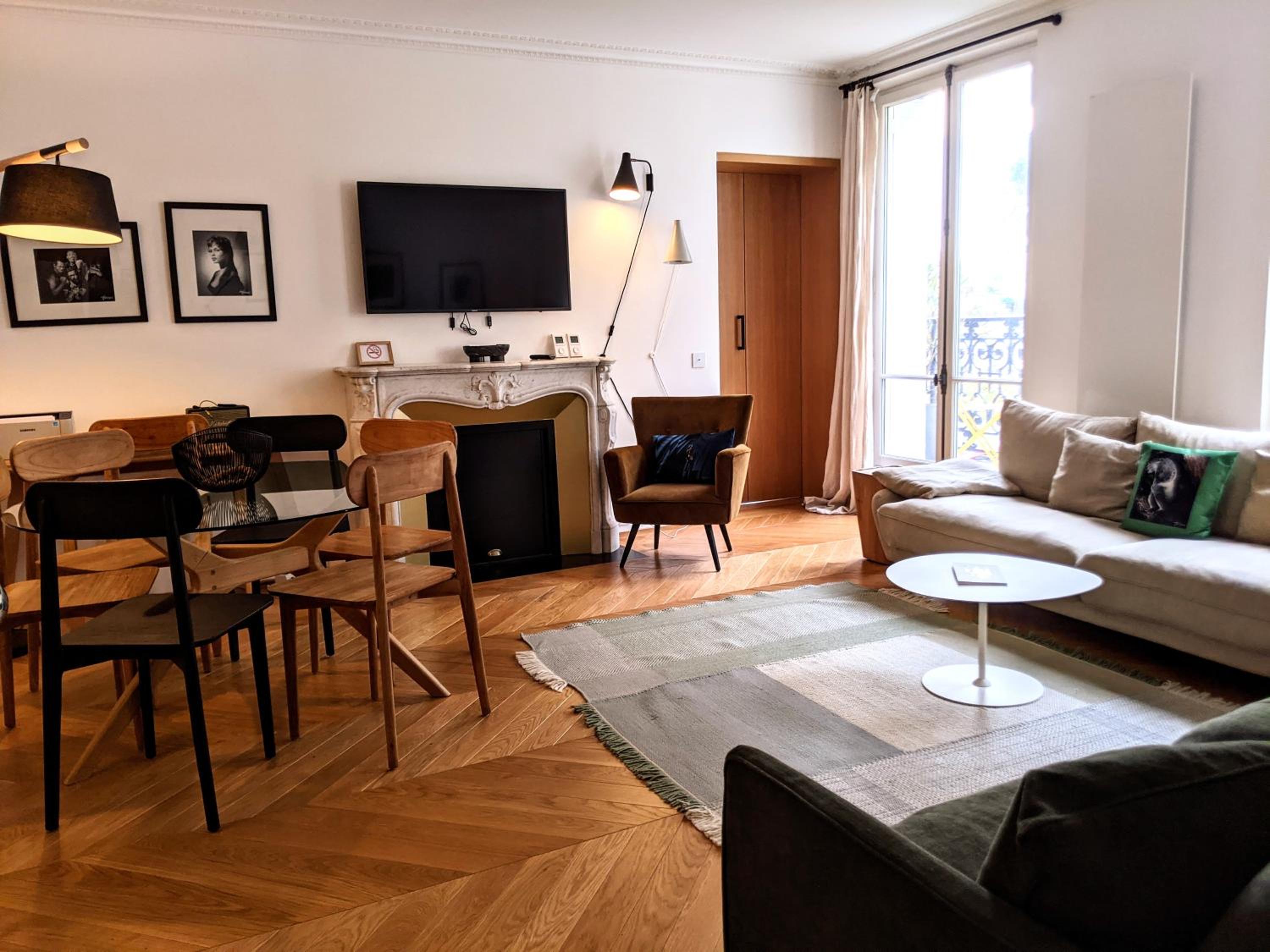 RESIDENCES HARCOURT - Ile Saint Louis - PARIS