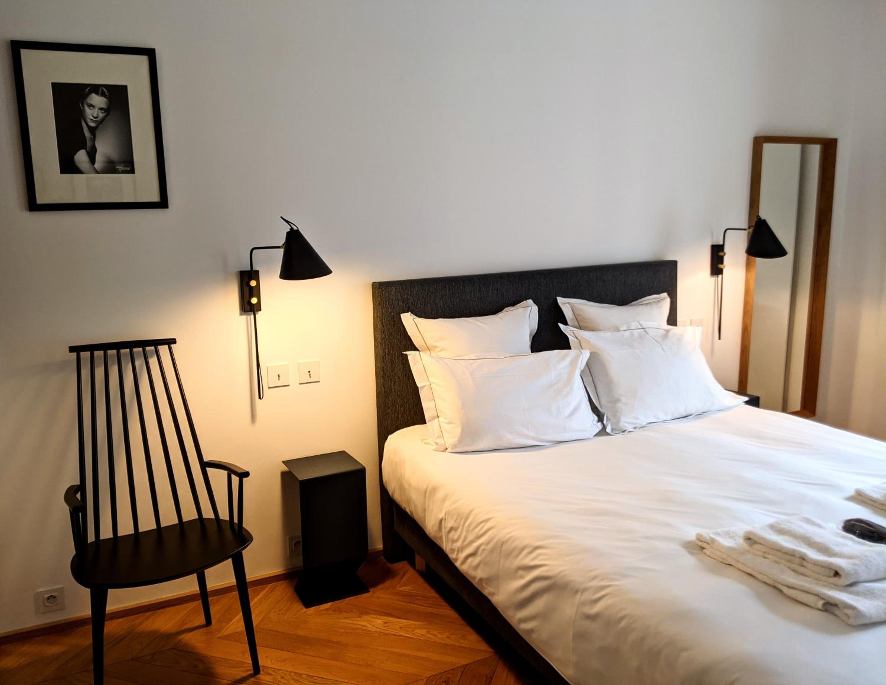 RESIDENCES HARCOURT - Ile Saint Louis - PARIS