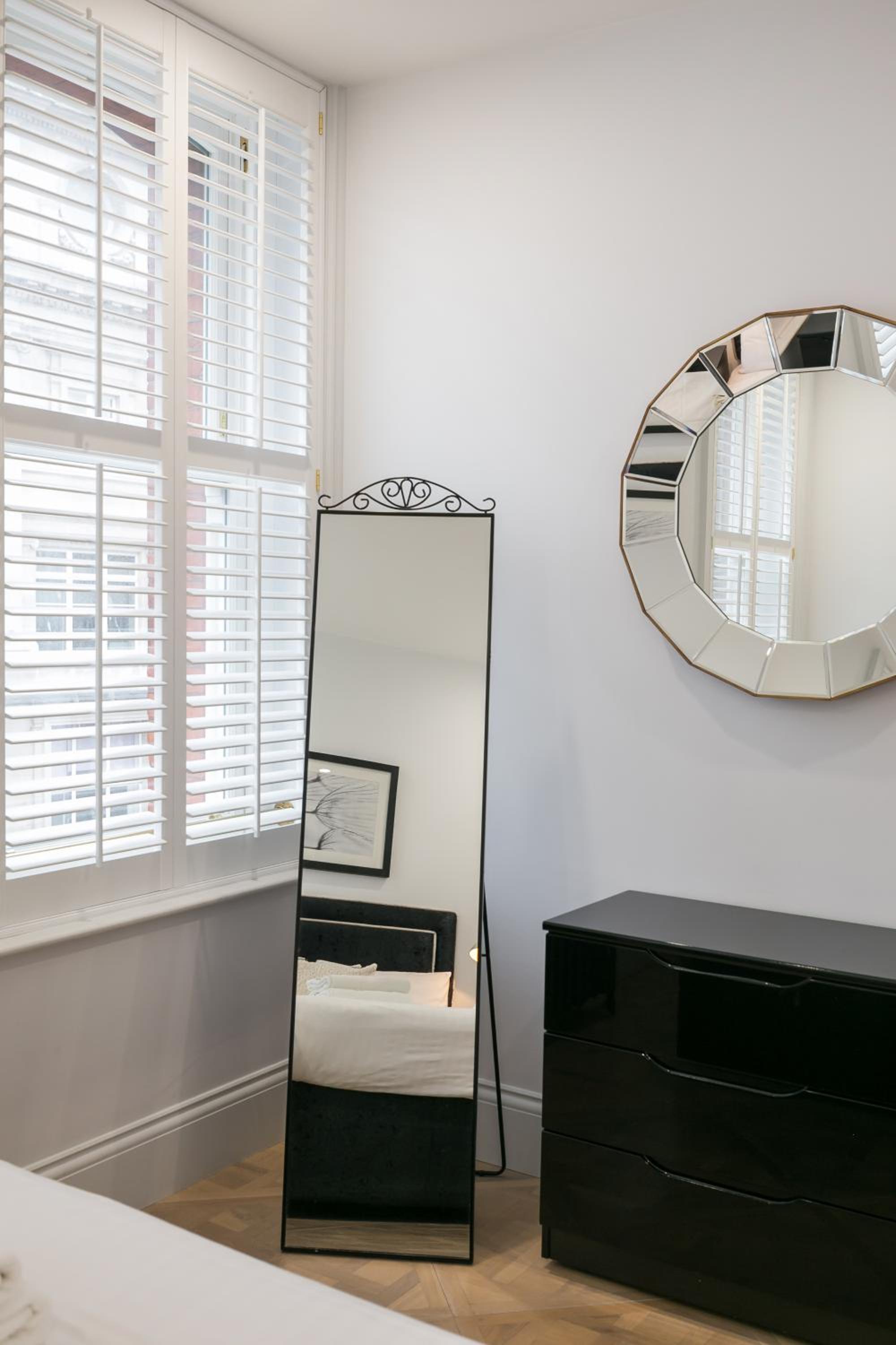 Urban Chic - Shaftesbury
