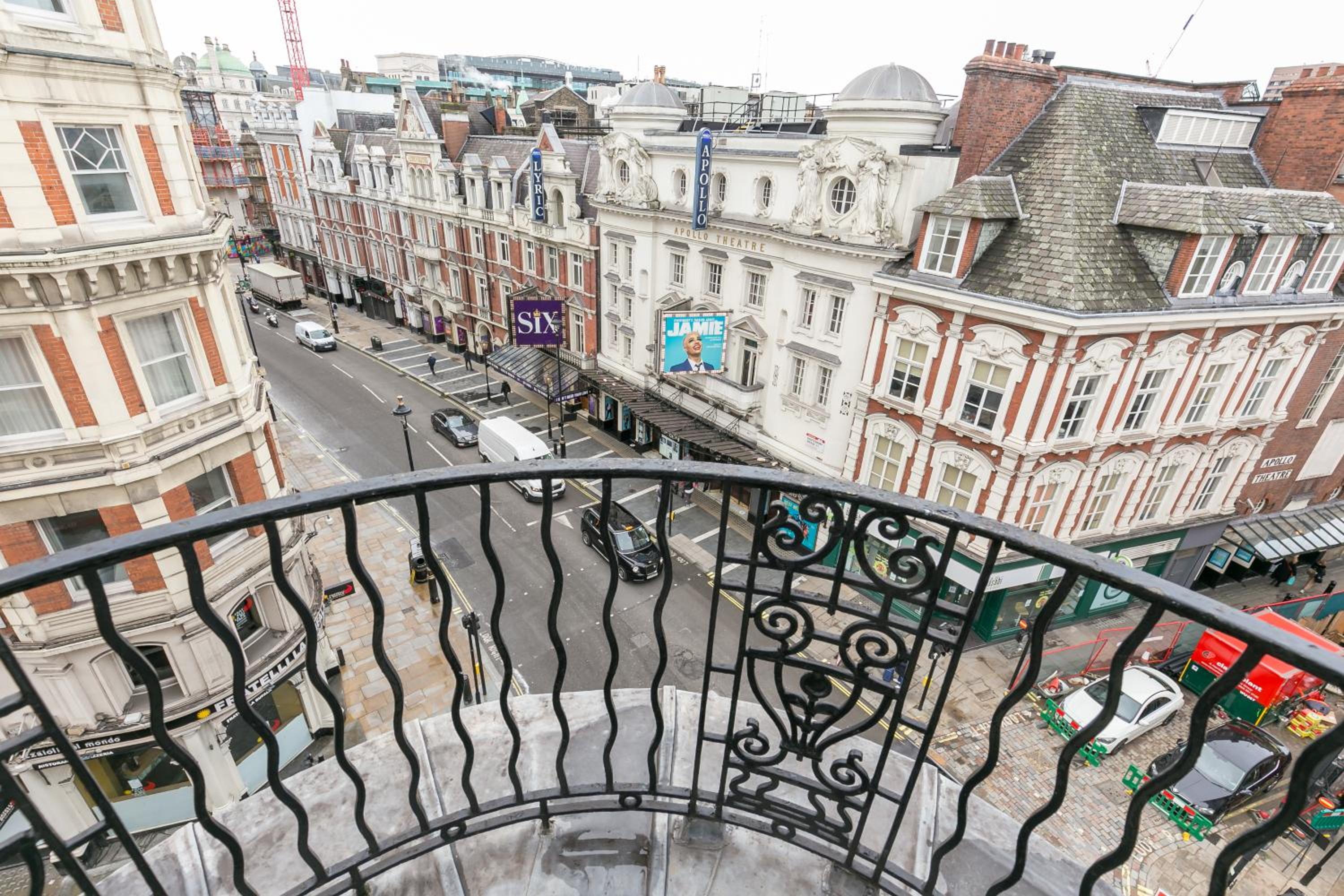 balcony