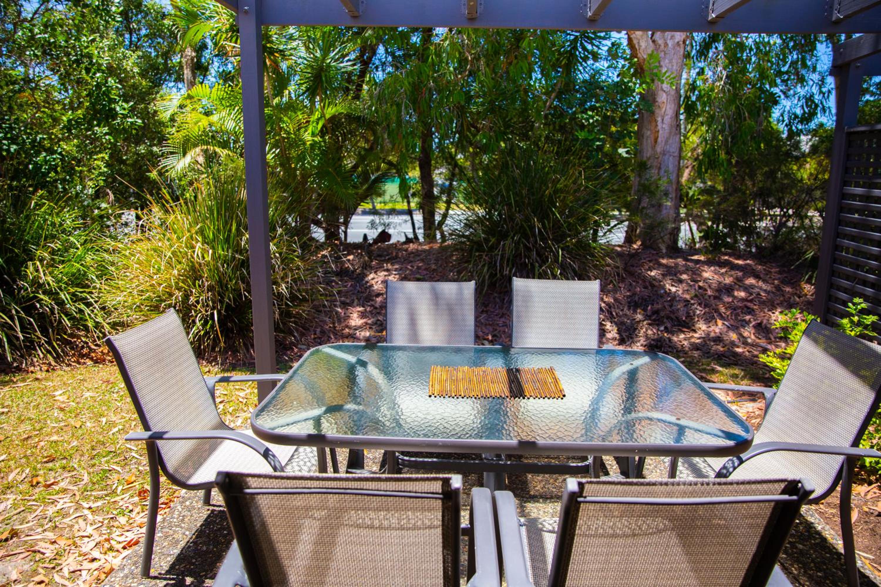 Noosaville Vacations - 2 Bedroom Villa In Tropical Resort - Property Image 15