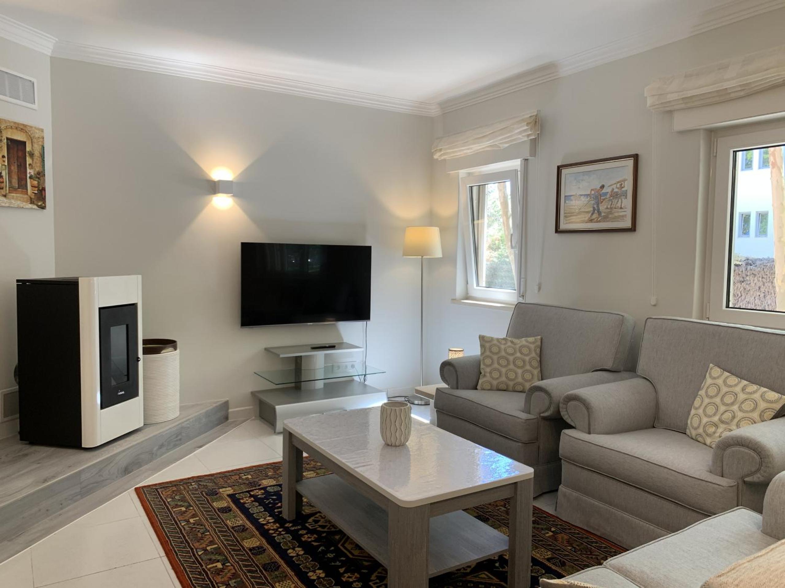 FLH Cascais Posh Apartment view 5