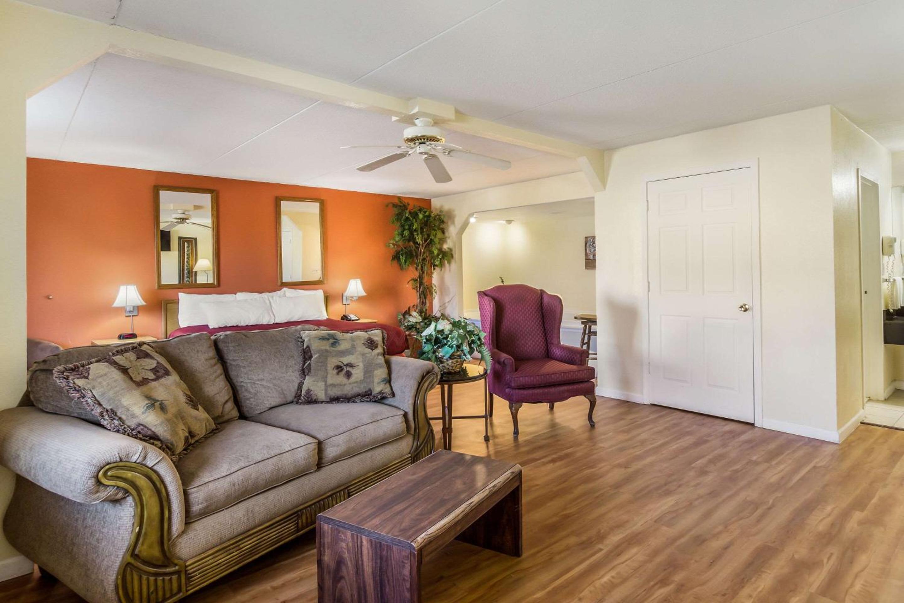 Danville Vacations - Americas Best Value Inn Danville - Property Image 7