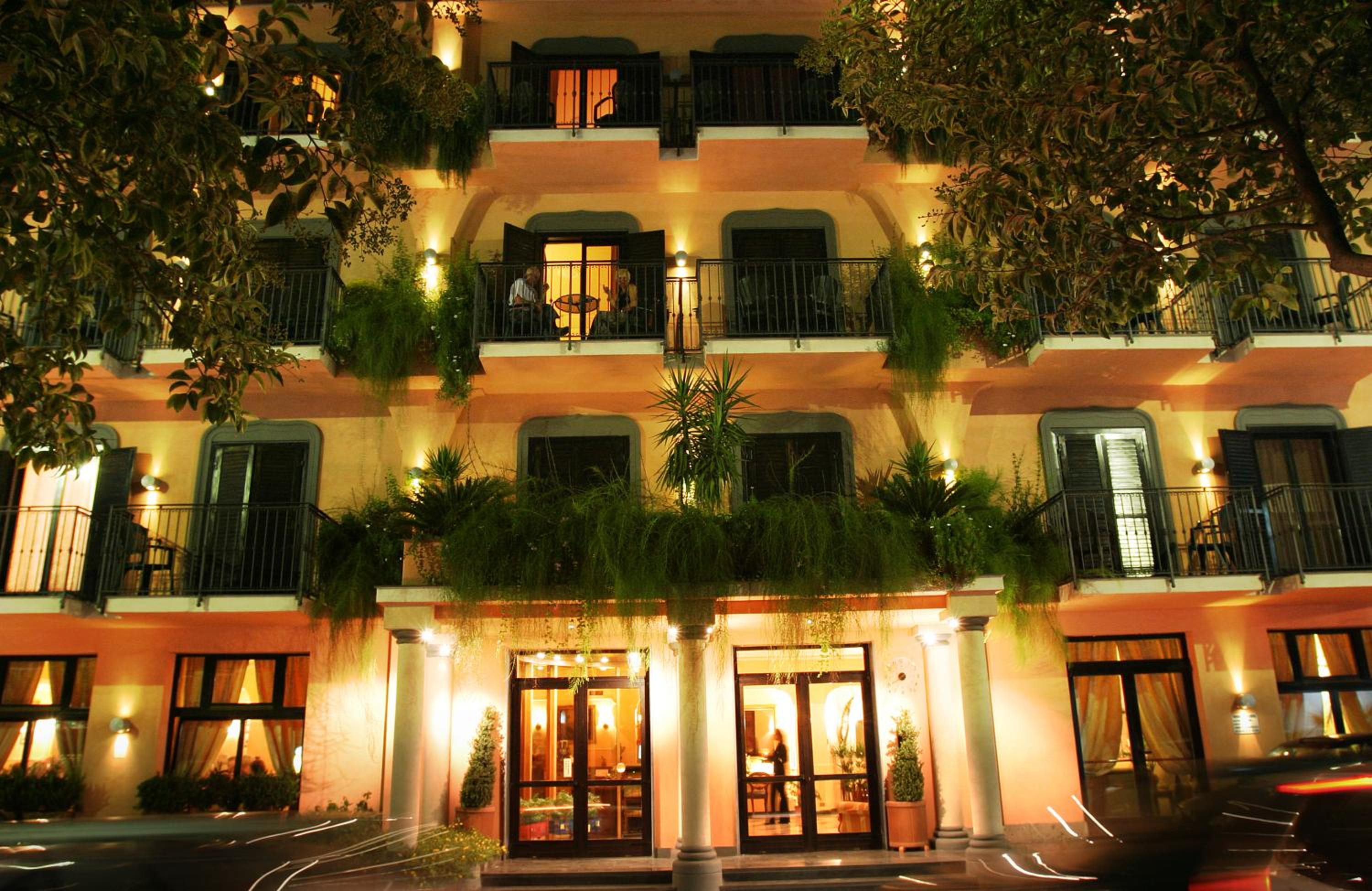 Hotel Central Wellness - Image 1