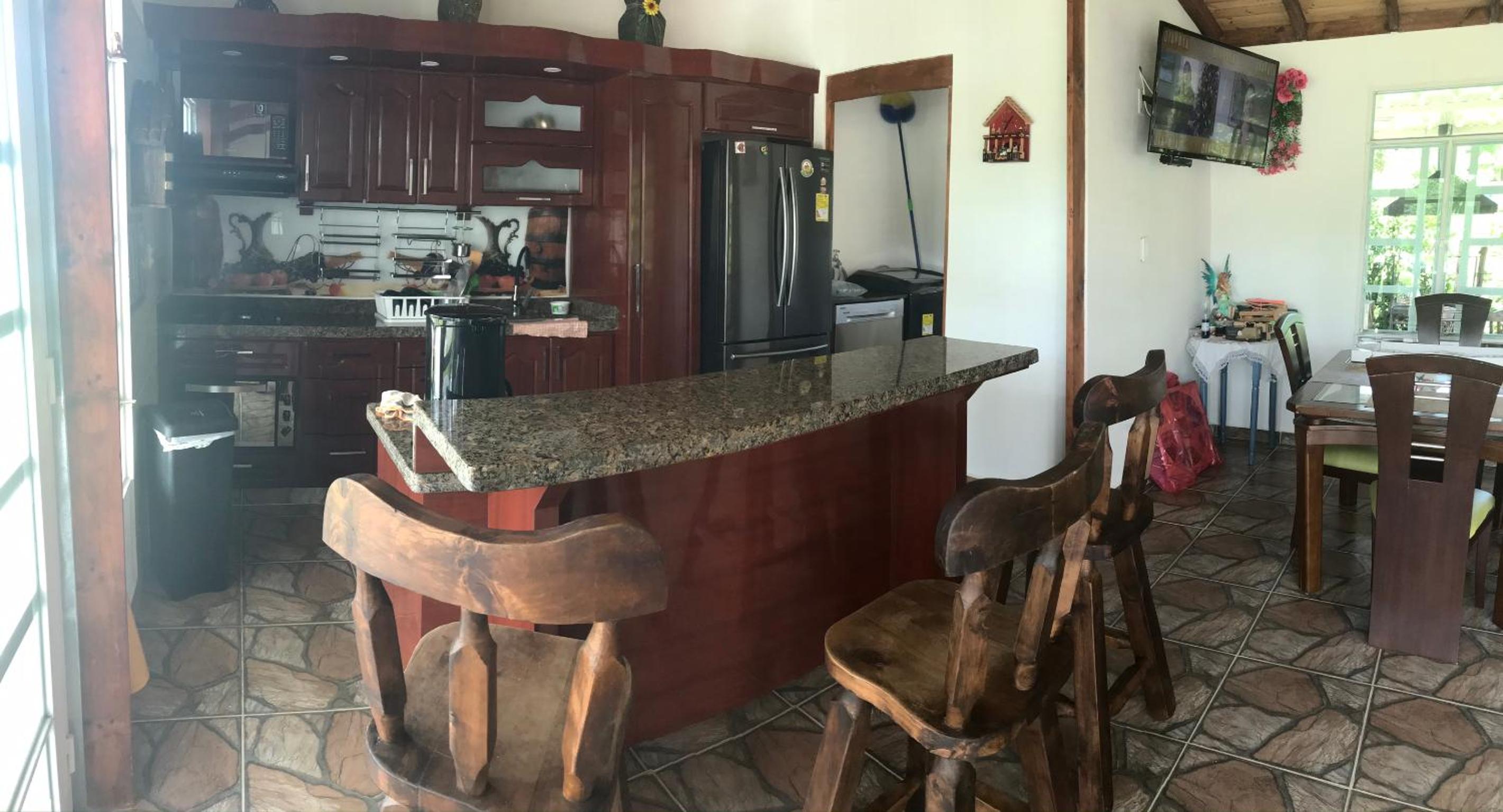 Hermosa Casa de campo grande con aire acon,wifi,piscina,billar !villa ensueño !