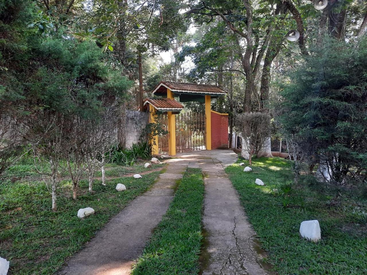 Hospedagem Chalé pousada Chácara Cantinho do Mozão