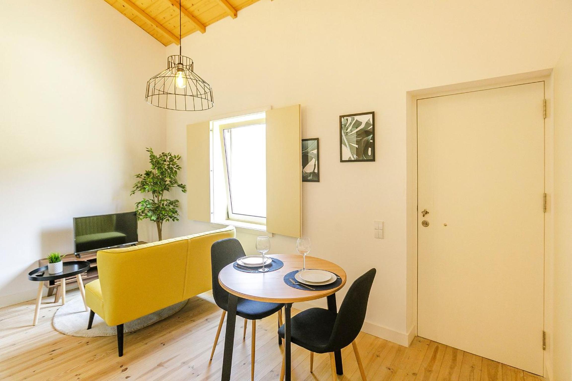 Vila Burgães by LovelyStay view 5